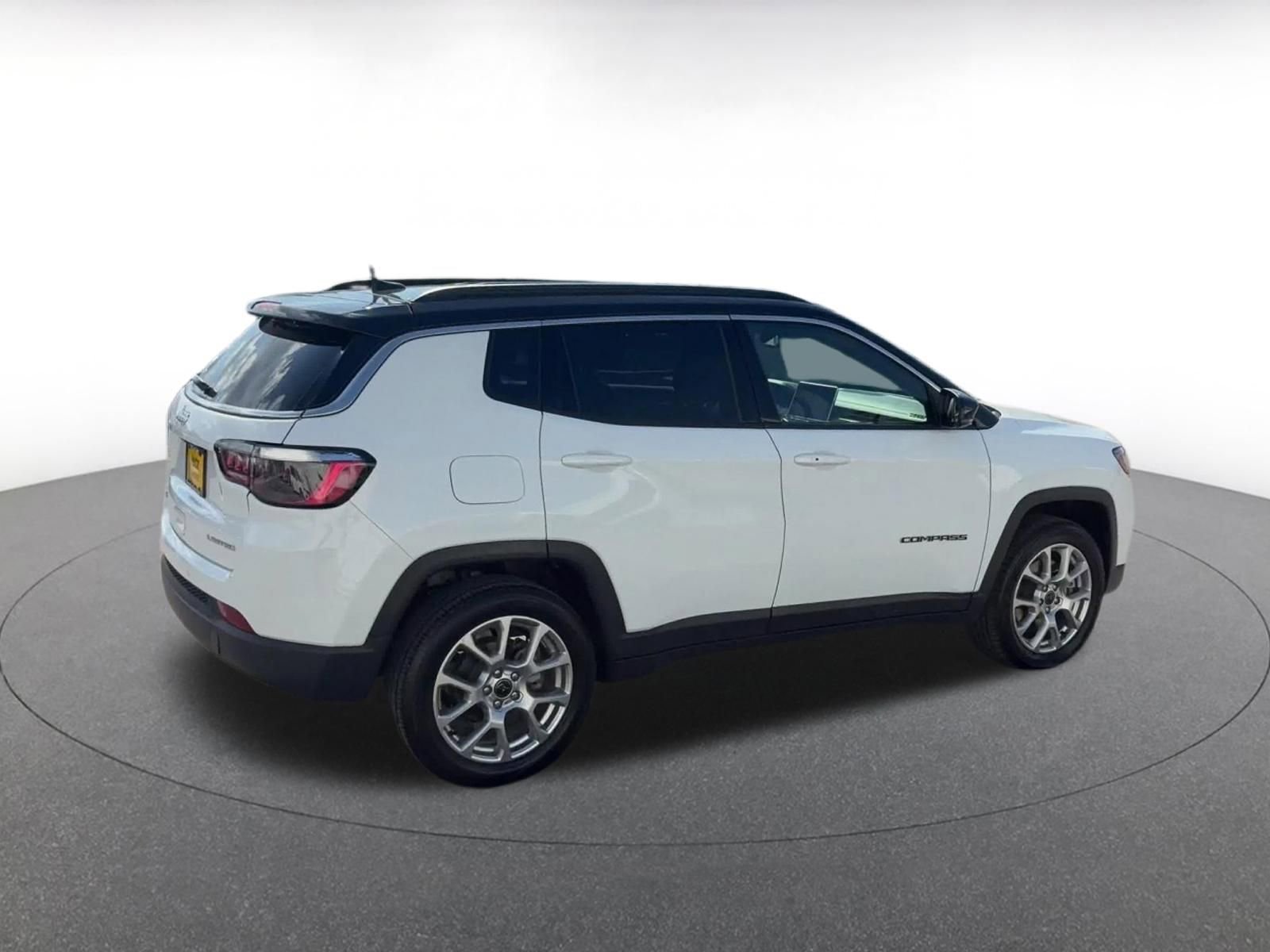 Thumbnail: 2025 Jeep Compass - 15