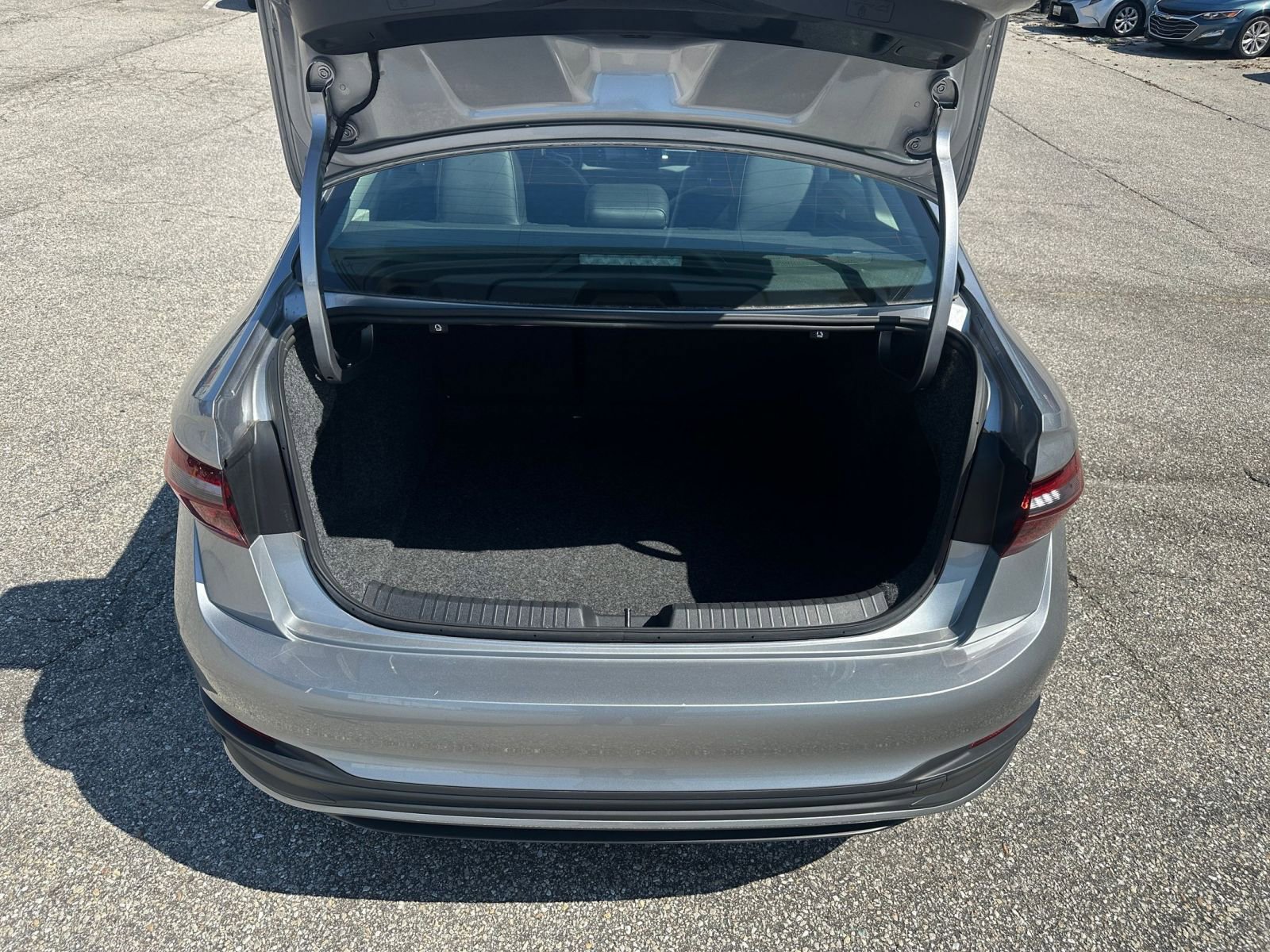 Thumbnail: 2025 Volkswagen Jetta - 30