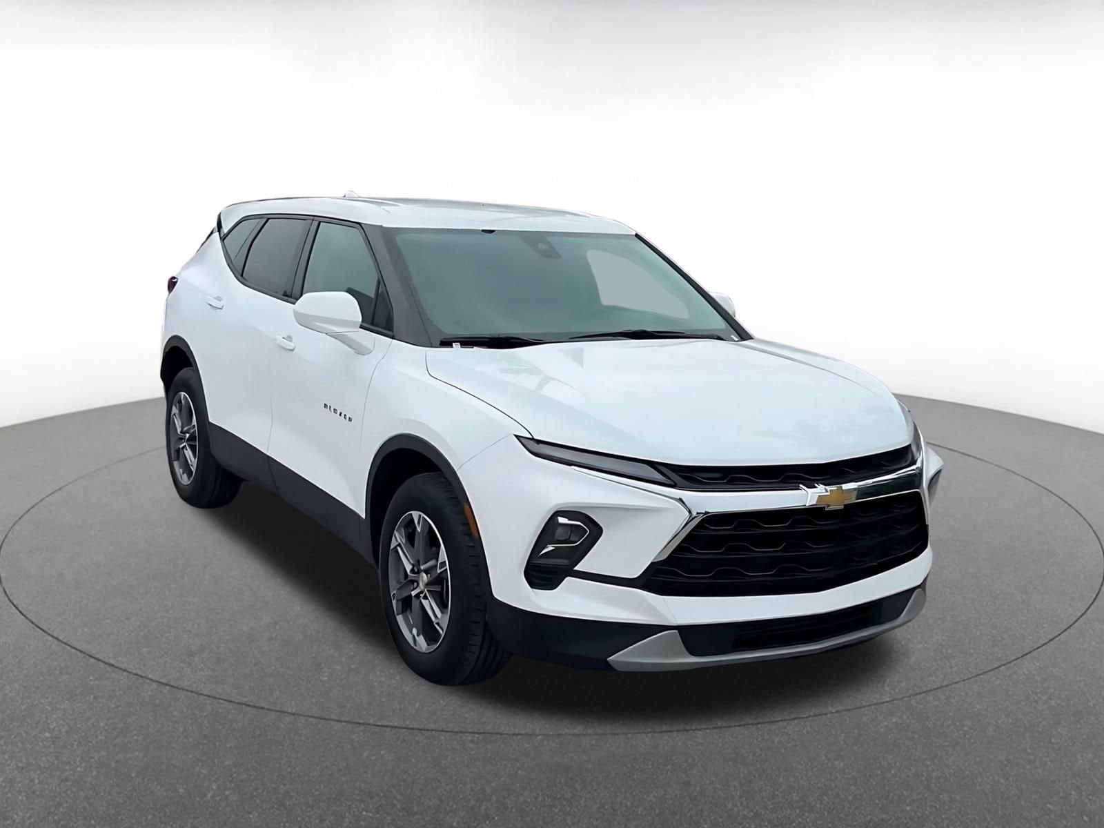 Thumbnail: 2025 Chevrolet Blazer - 3