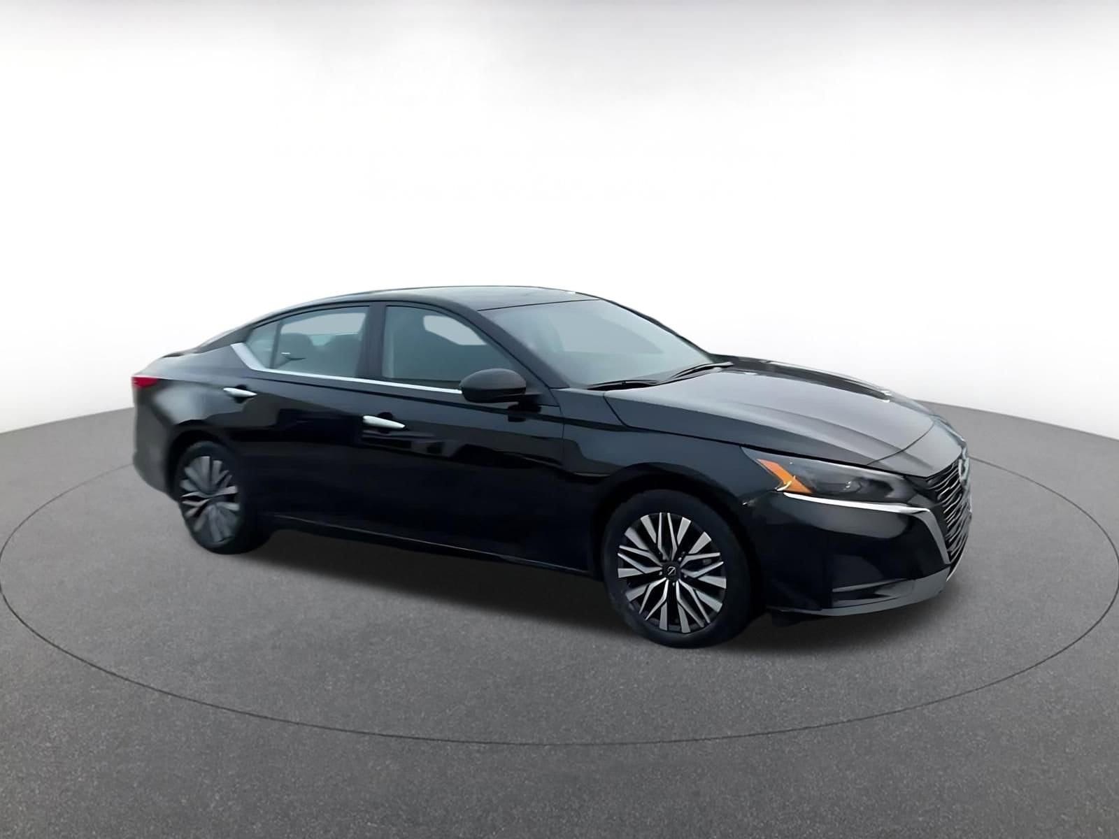 Thumbnail: 2025 Nissan Altima - 2