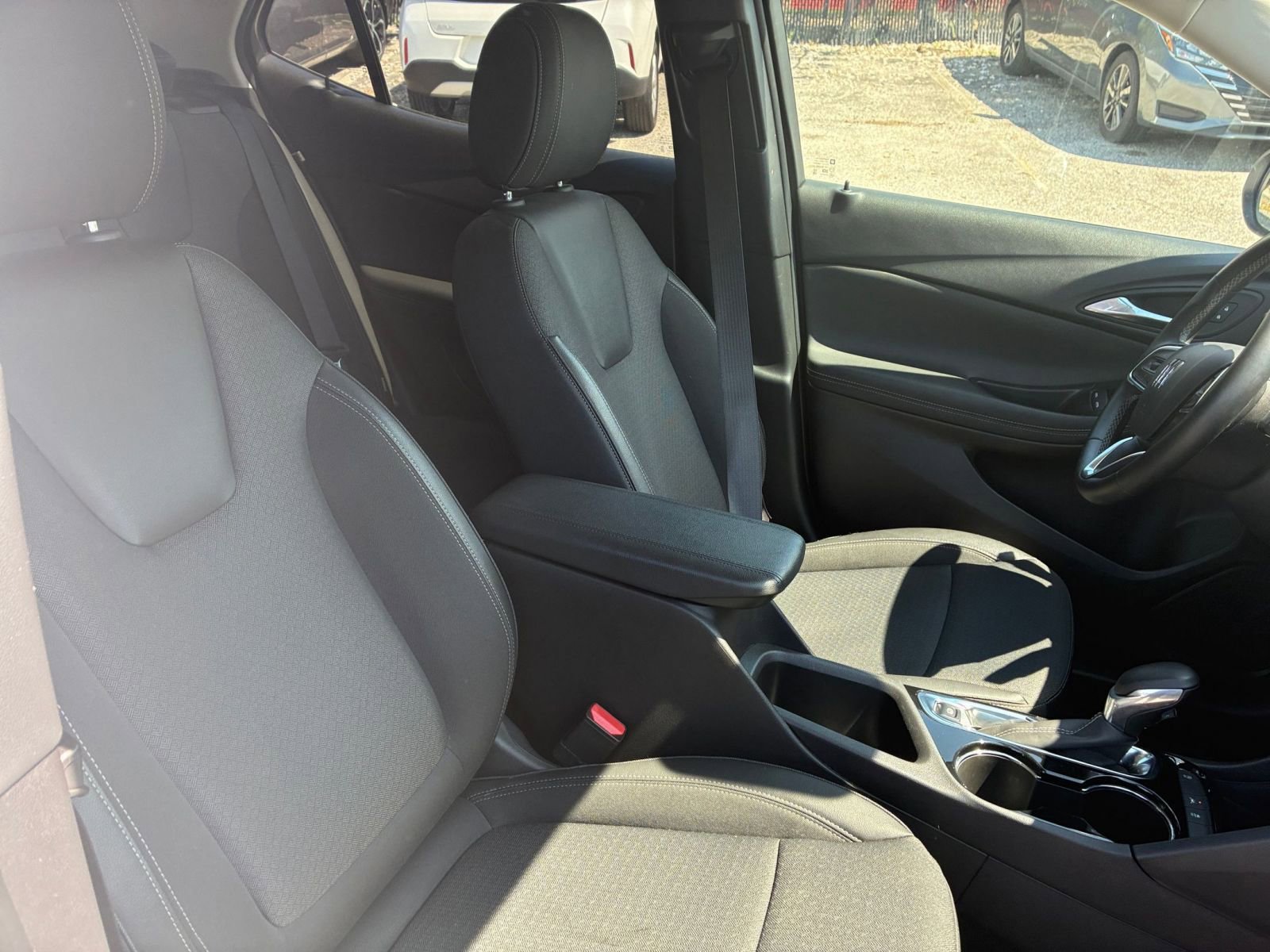 Thumbnail: 2025 Buick Encore GX - 31