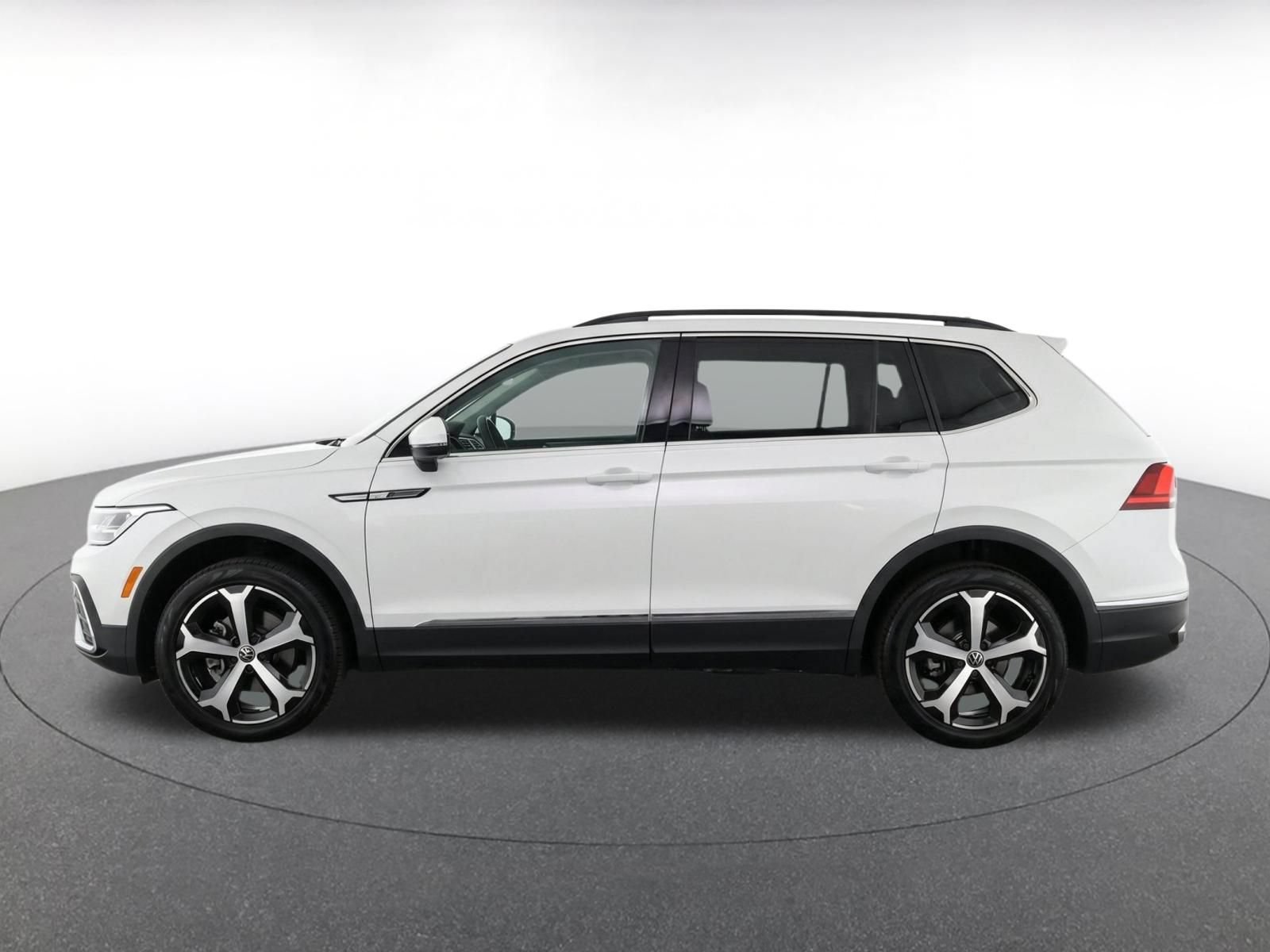 Thumbnail: 2026 Volkswagen Tiguan - 4