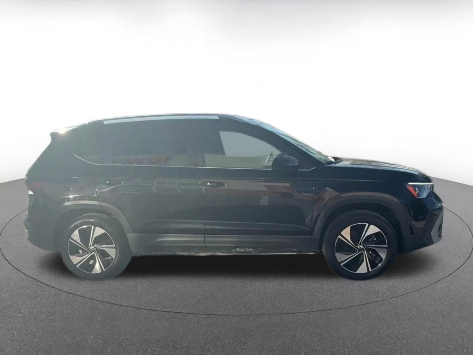 Thumbnail: 2025 Volkswagen Taos - 16