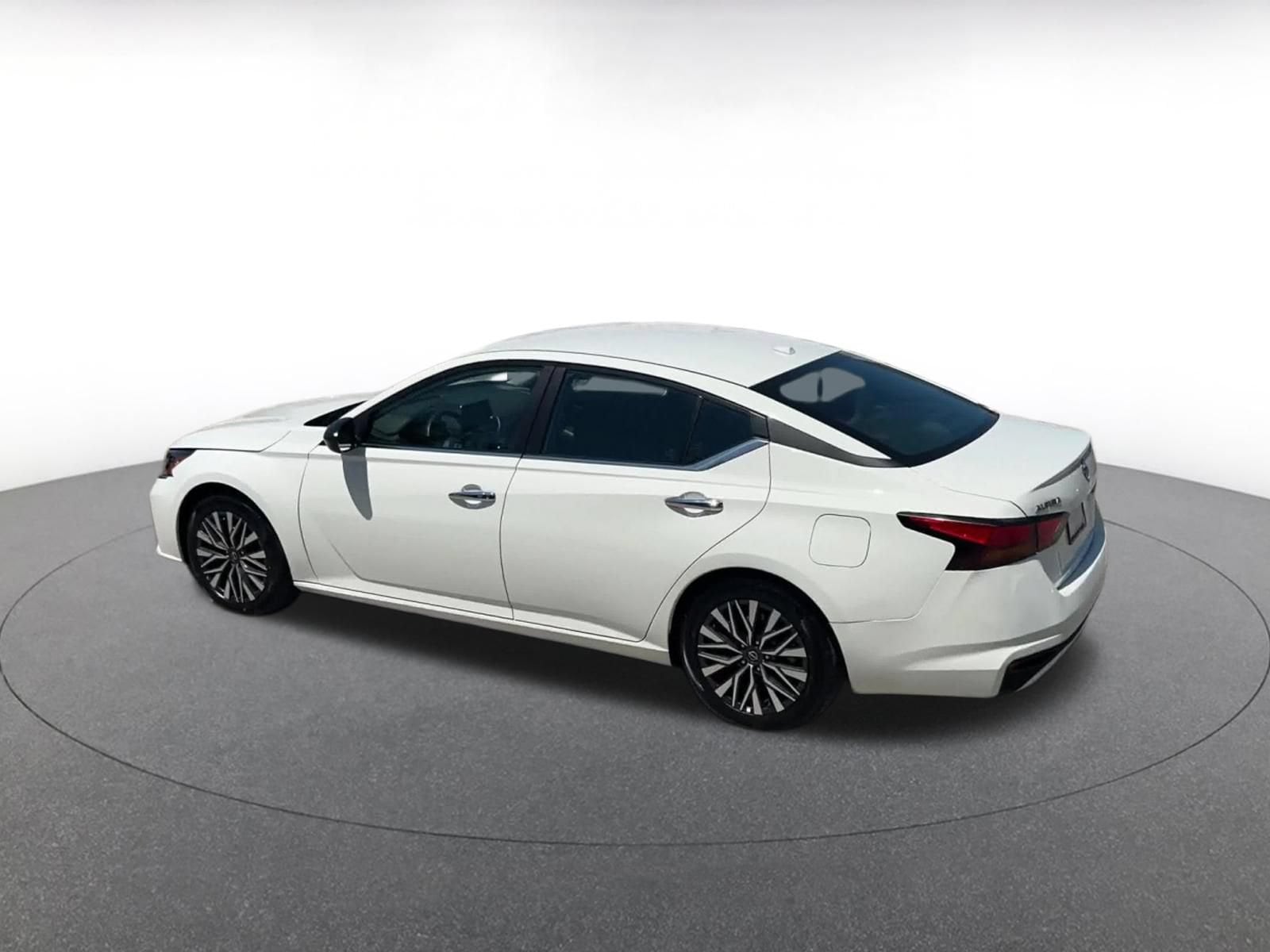Thumbnail: 2025 Nissan Altima - 10