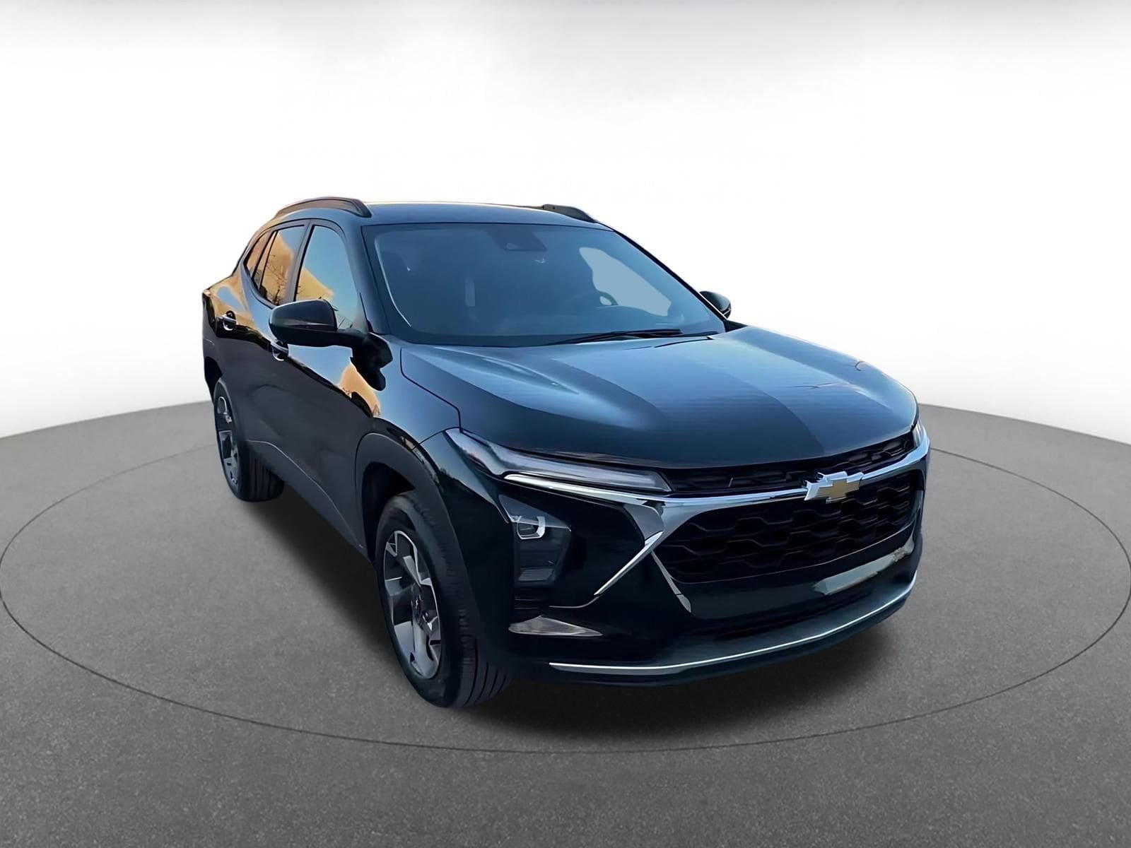 Thumbnail: 2025 Chevrolet Trax - 3