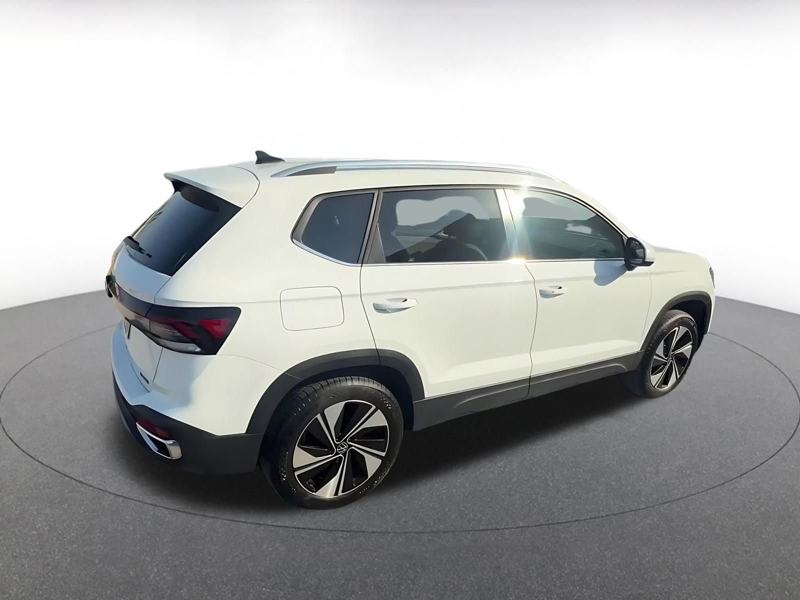 Thumbnail: 2025 Volkswagen Taos - 15