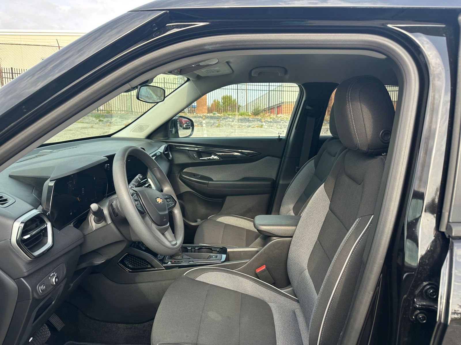 Thumbnail: 2025 Chevrolet TrailBlazer - 24