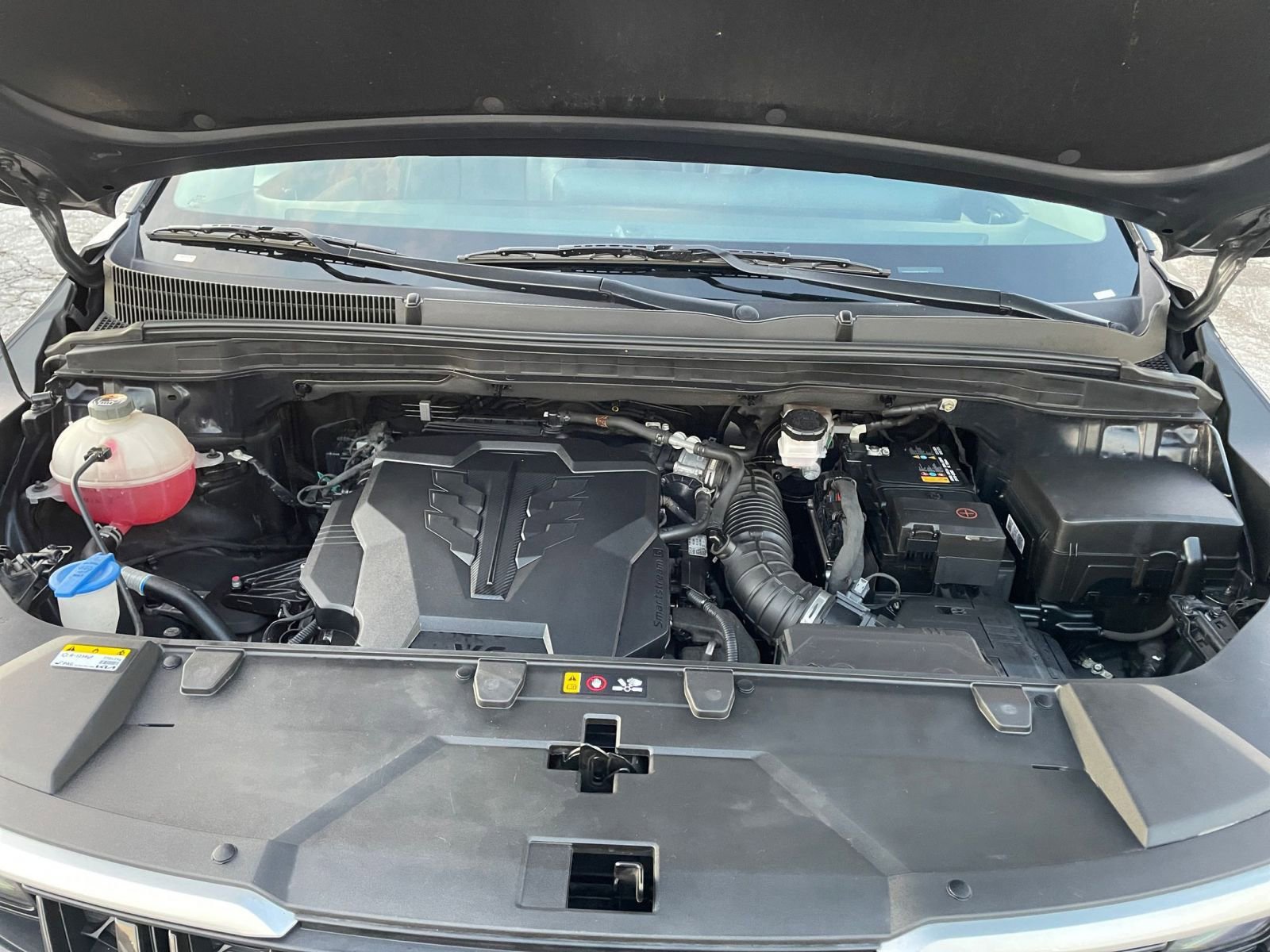 Thumbnail: 2023 Kia Carnival - 32