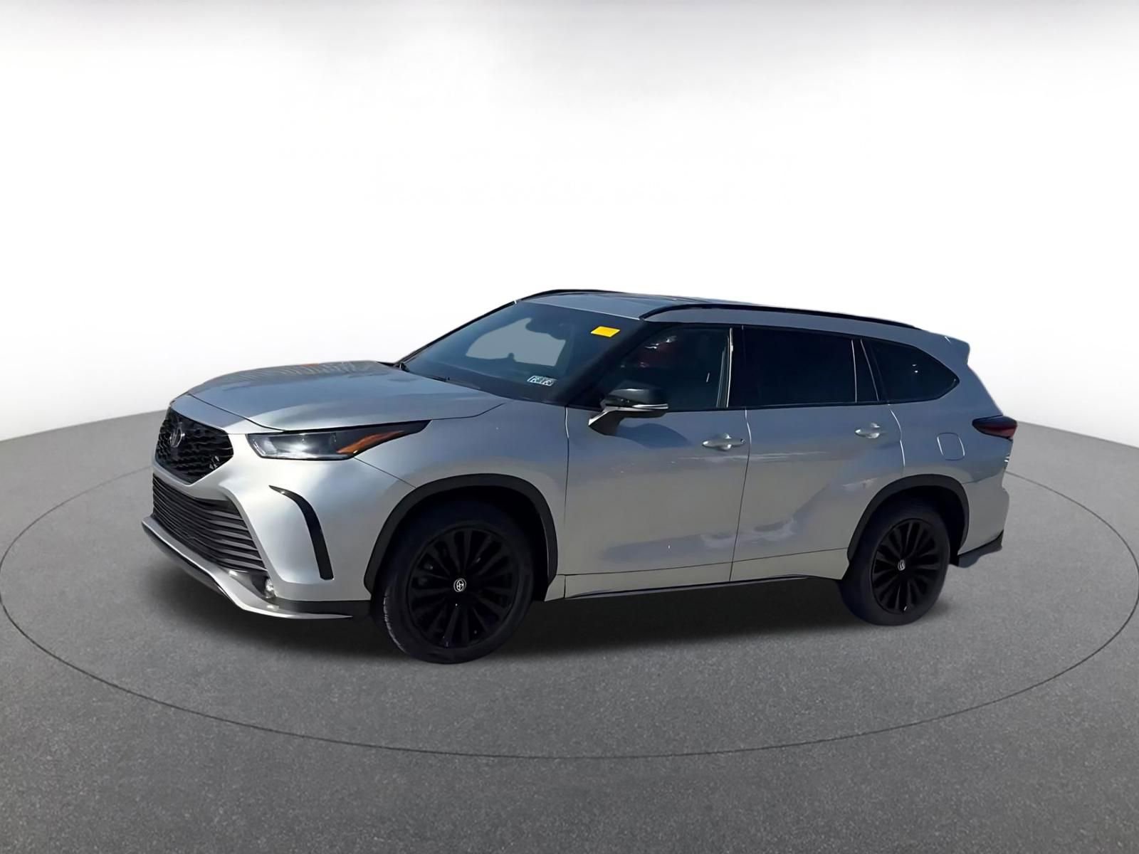 Thumbnail: 2024 Toyota Highlander - 8