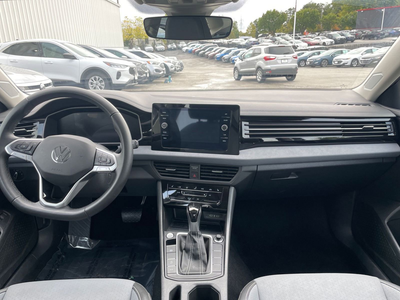 Thumbnail: 2025 Volkswagen Jetta - 33