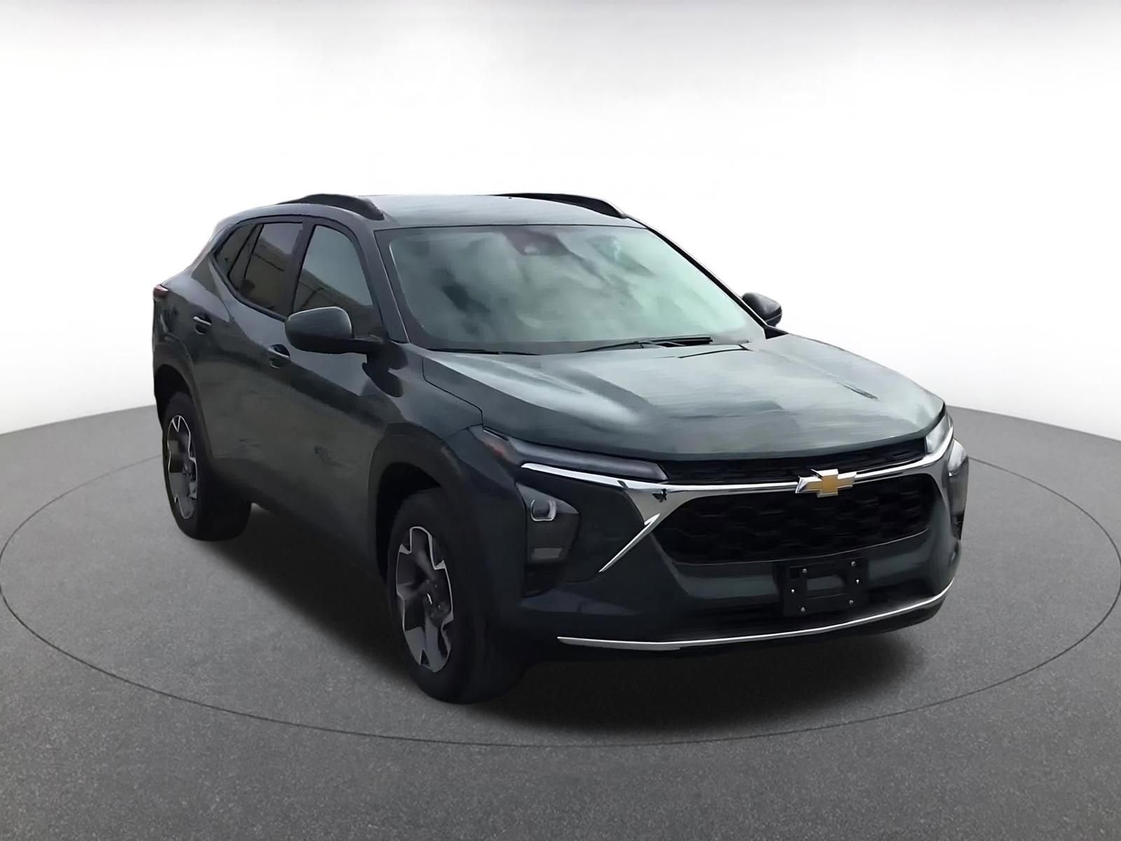 Thumbnail: 2025 Chevrolet Trax - 3