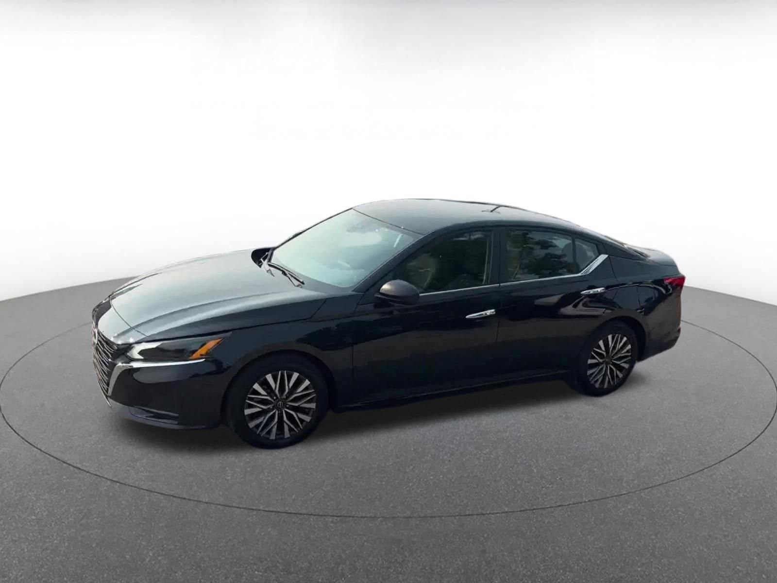 Thumbnail: 2025 Nissan Altima - 8