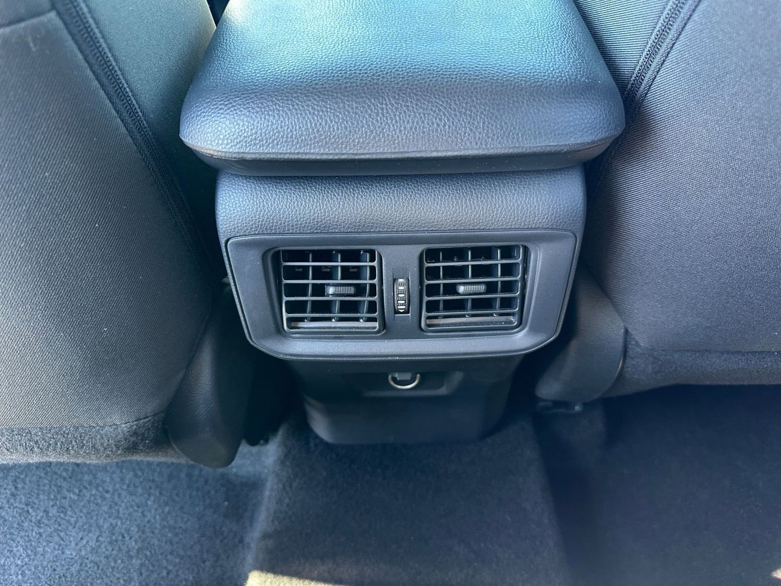 Thumbnail: 2025 Toyota RAV4 - 23