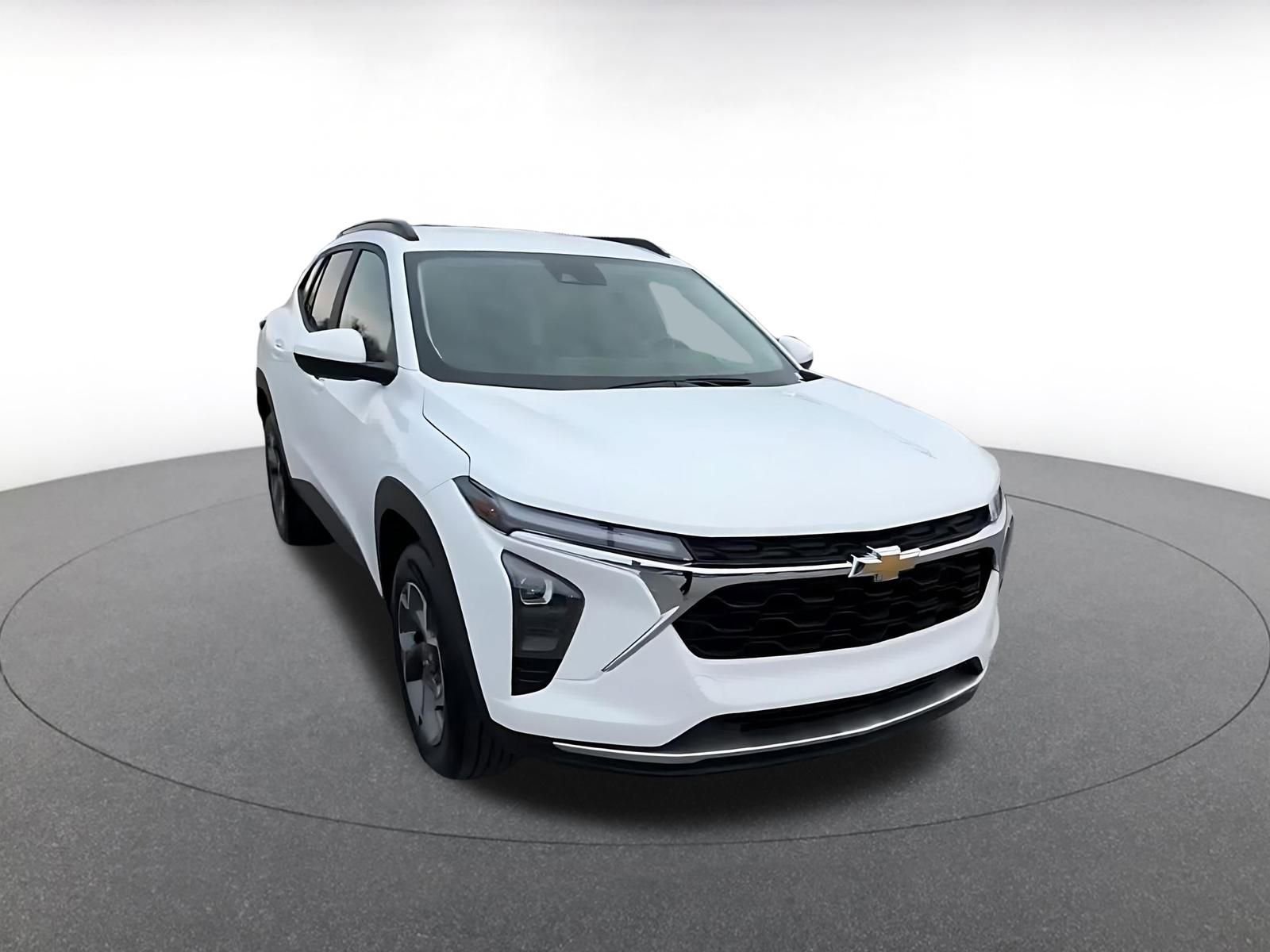 Thumbnail: 2025 Chevrolet Trax - 3