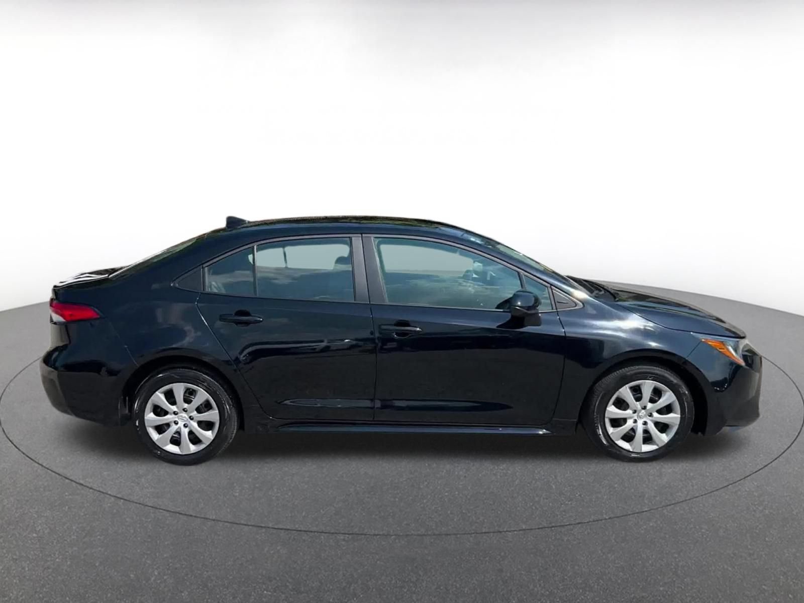 Thumbnail: 2025 Toyota Corolla - 16