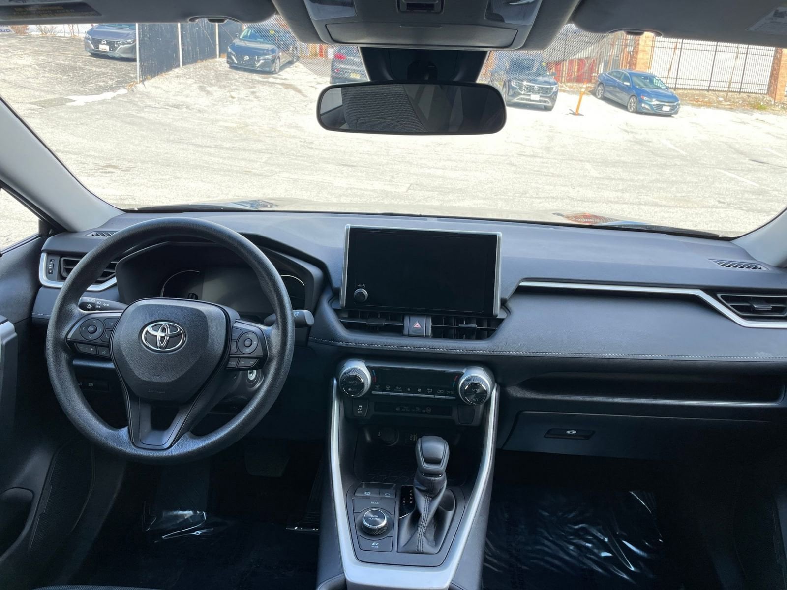 Thumbnail: 2025 Toyota RAV4 - 32