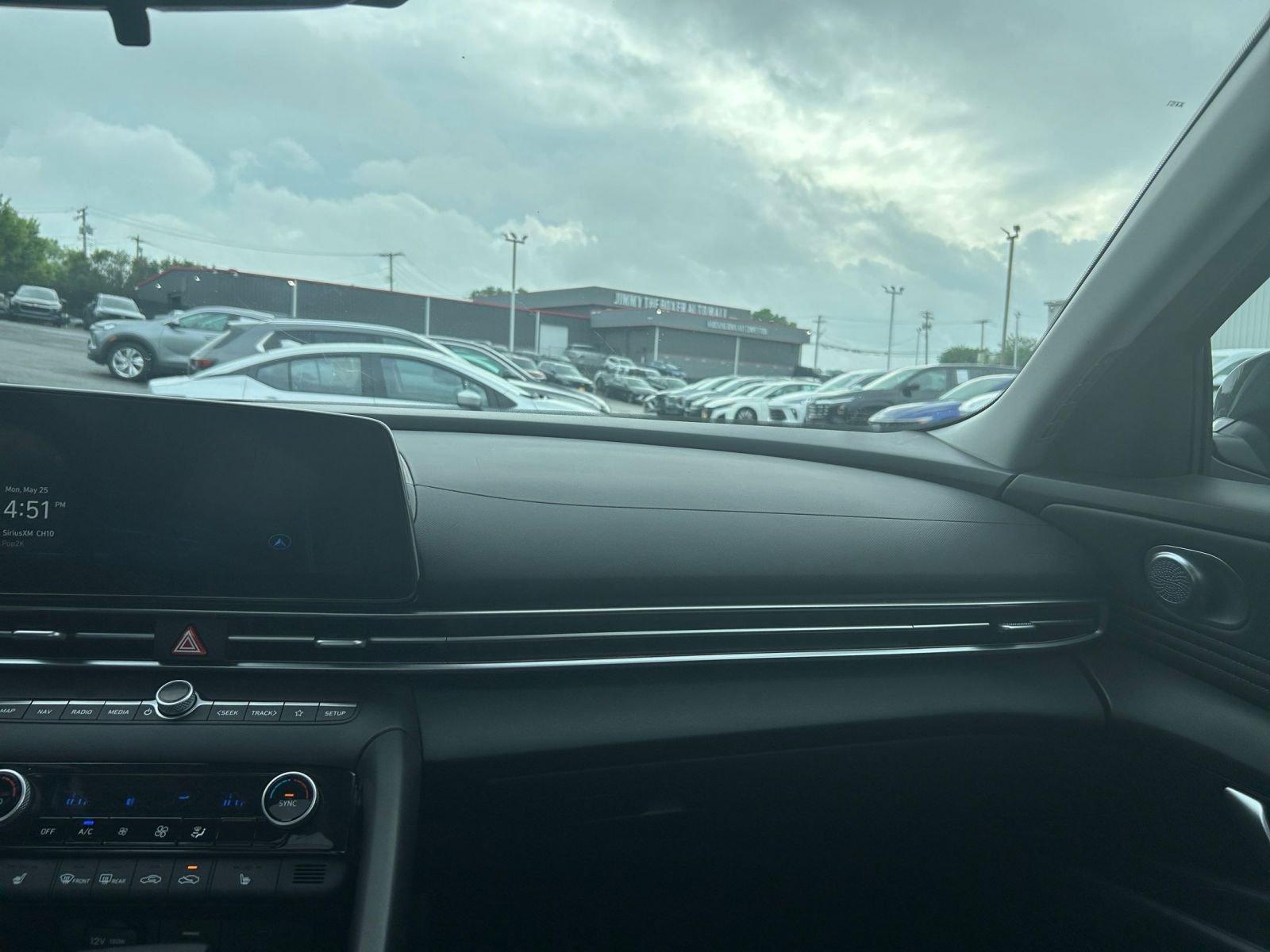 Thumbnail: 2025 Hyundai Elantra - 30