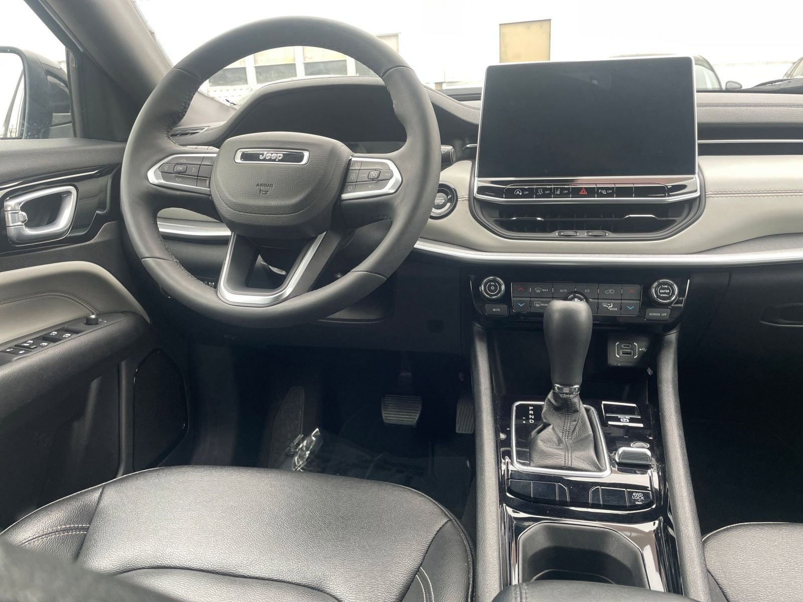 Thumbnail: 2025 Jeep Compass - 34