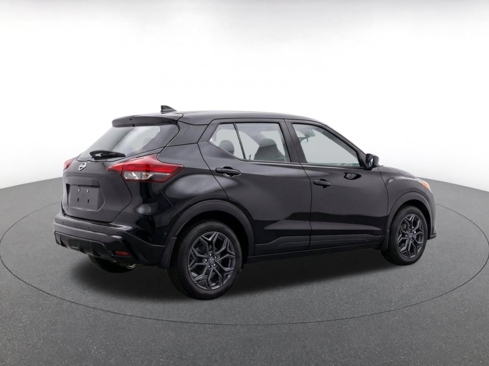 Thumbnail: 2026 Nissan Kicks - 8