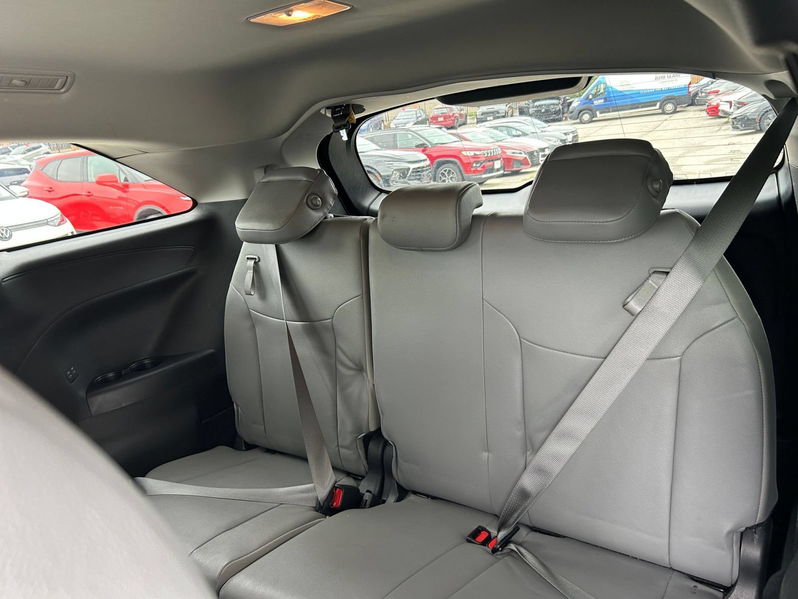 Thumbnail: 2025 Toyota Sienna - 25