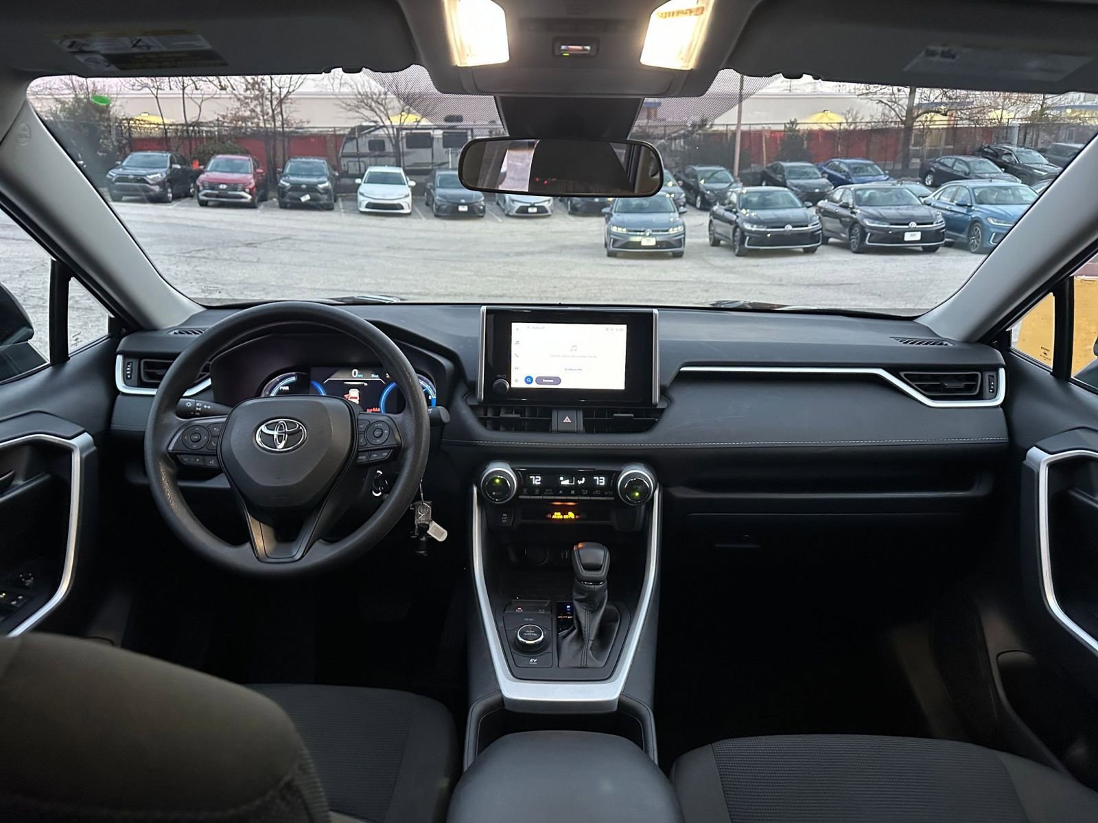 Thumbnail: 2025 Toyota RAV4 - 32