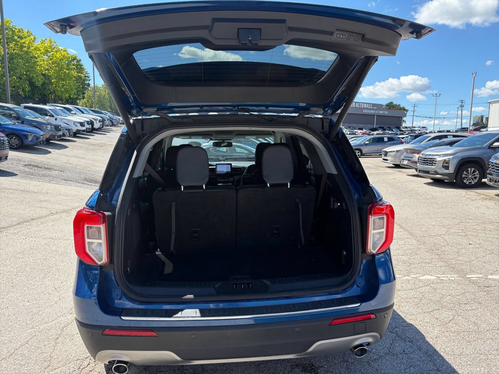 Thumbnail: 2023 Ford Explorer - 34