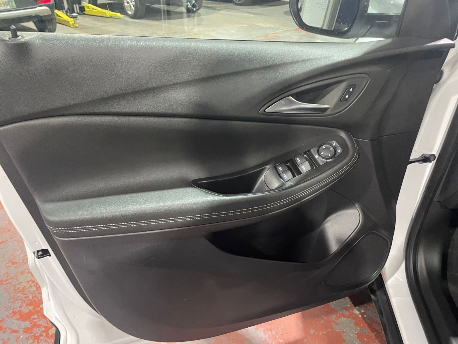 Thumbnail: 2025 Buick Encore GX - 20