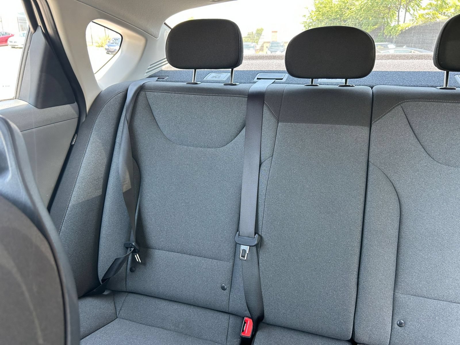 2025 Kia K4 LXS - Photo 33