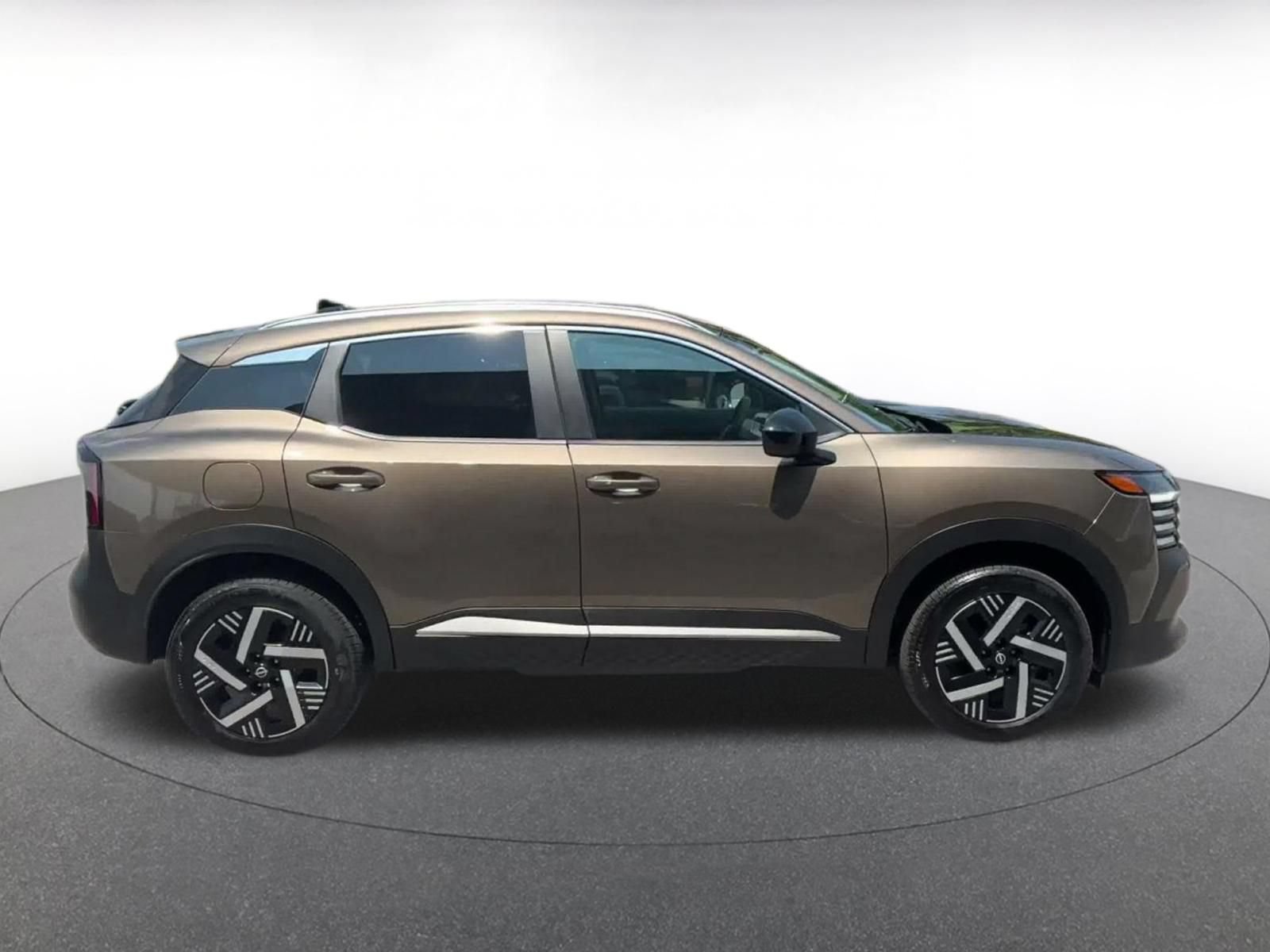 Thumbnail: 2026 Nissan Kicks - 16