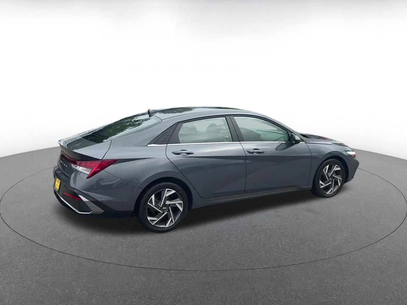 Thumbnail: 2025 Hyundai Elantra - 15