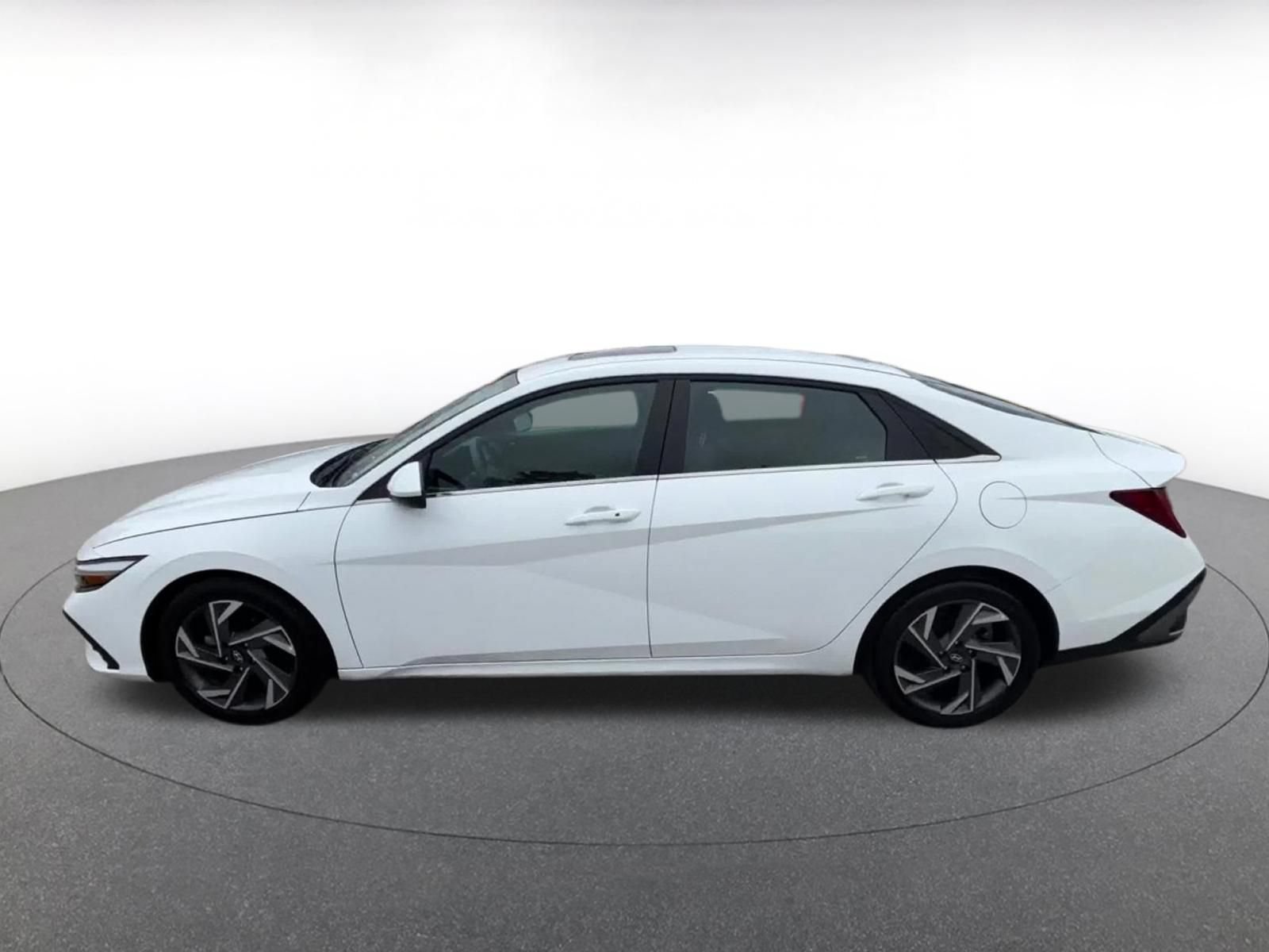 Thumbnail: 2025 Hyundai Elantra - 9