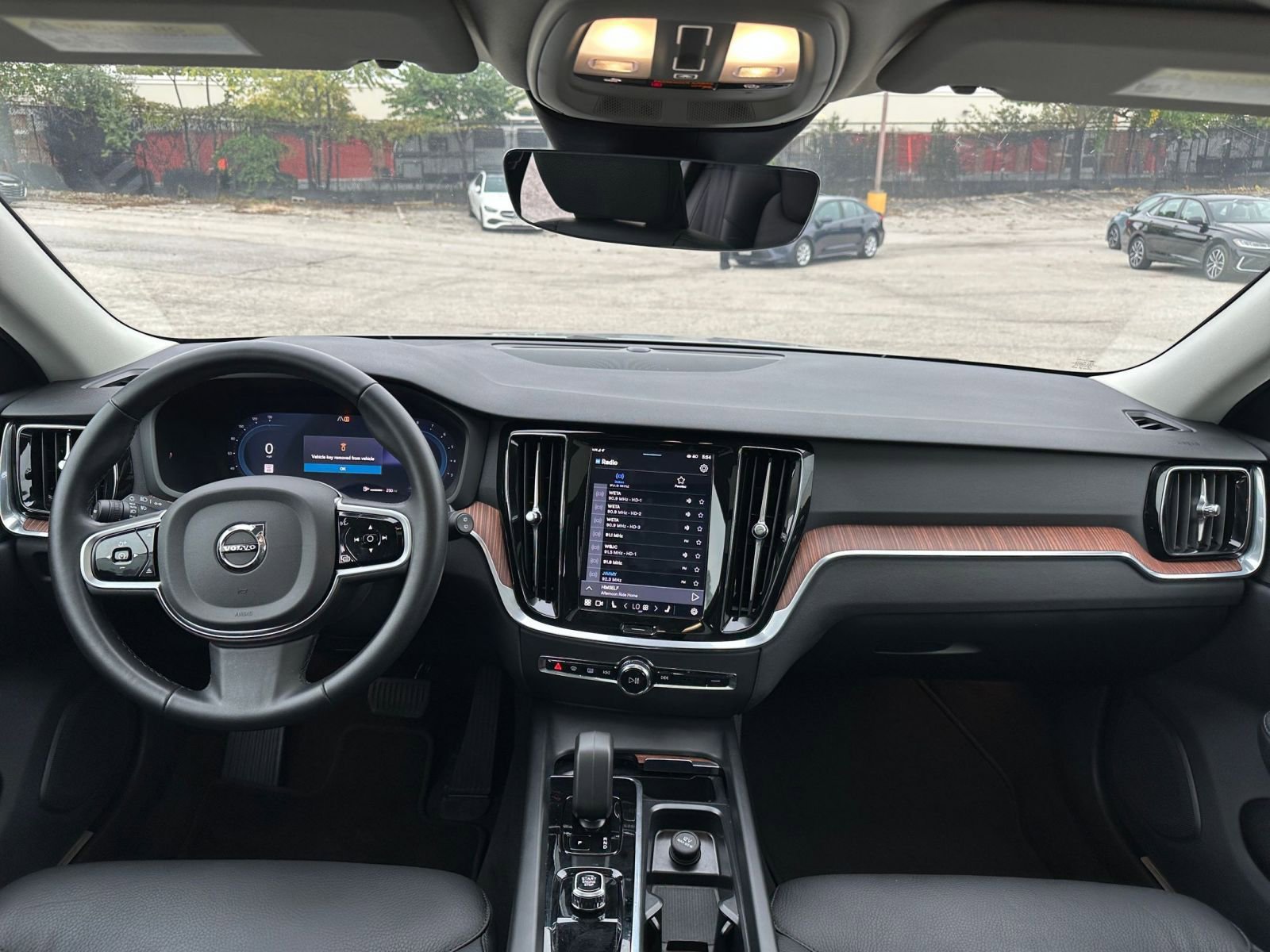 Thumbnail: 2025 Volvo S60 - 32