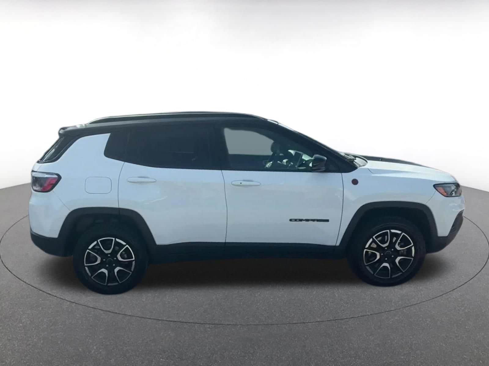 2025 Jeep Compass Trailhawk - Photo 16
