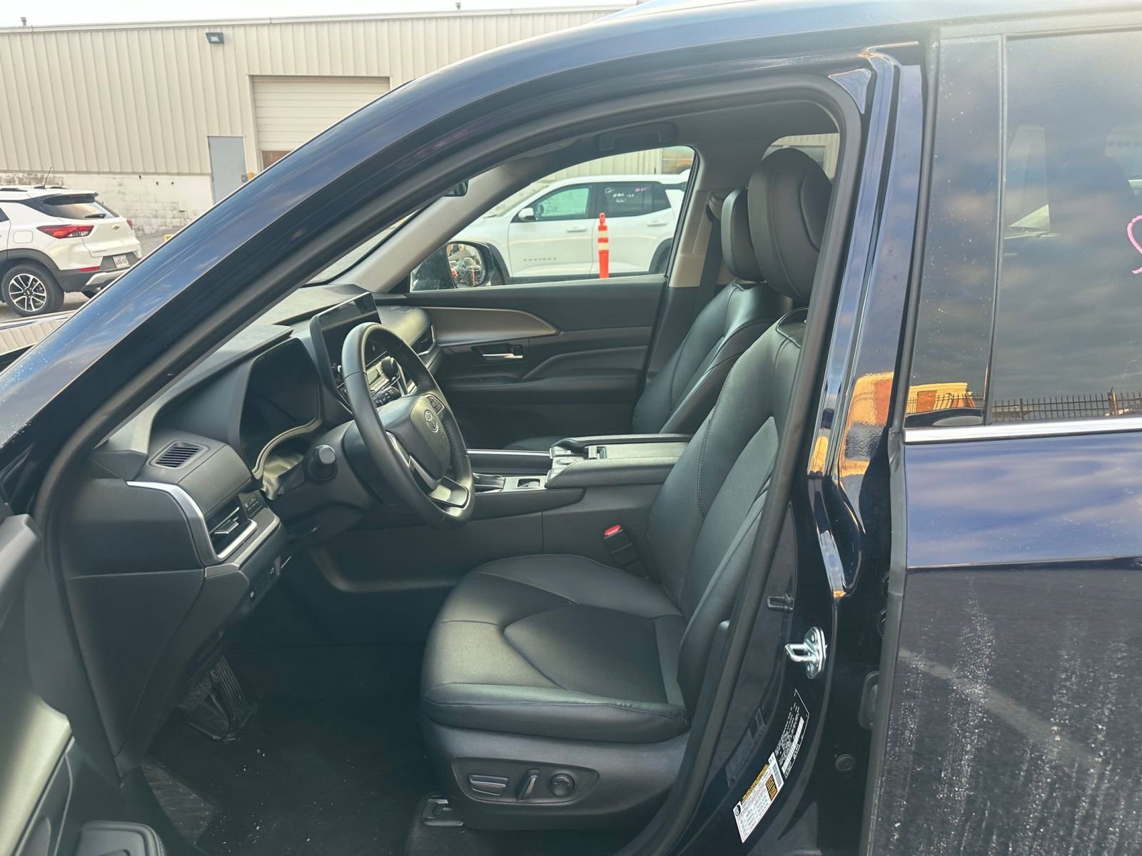 Thumbnail: 2025 Toyota Grand Highlander - 8