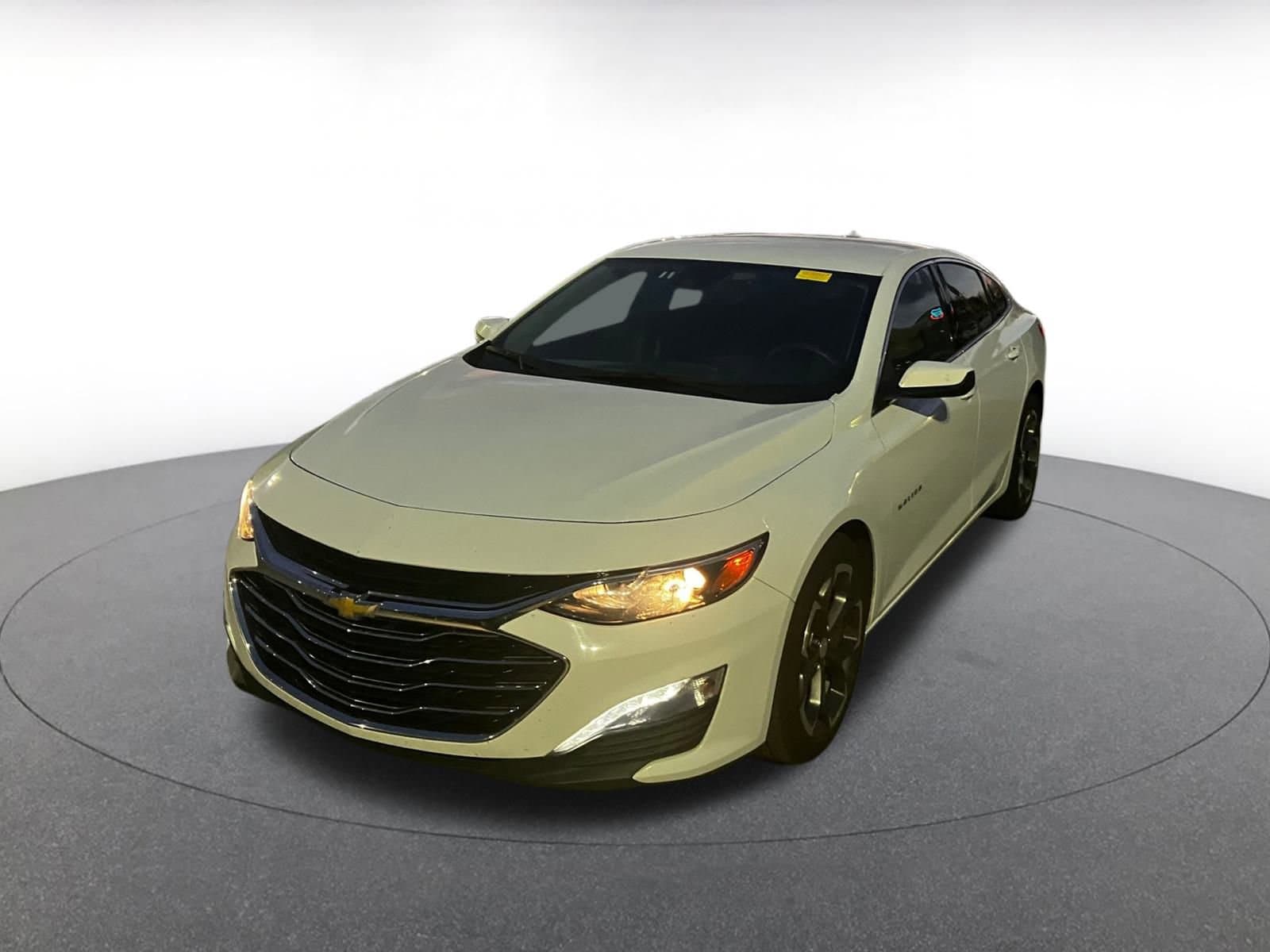 Thumbnail: 2023 Chevrolet Malibu - 4