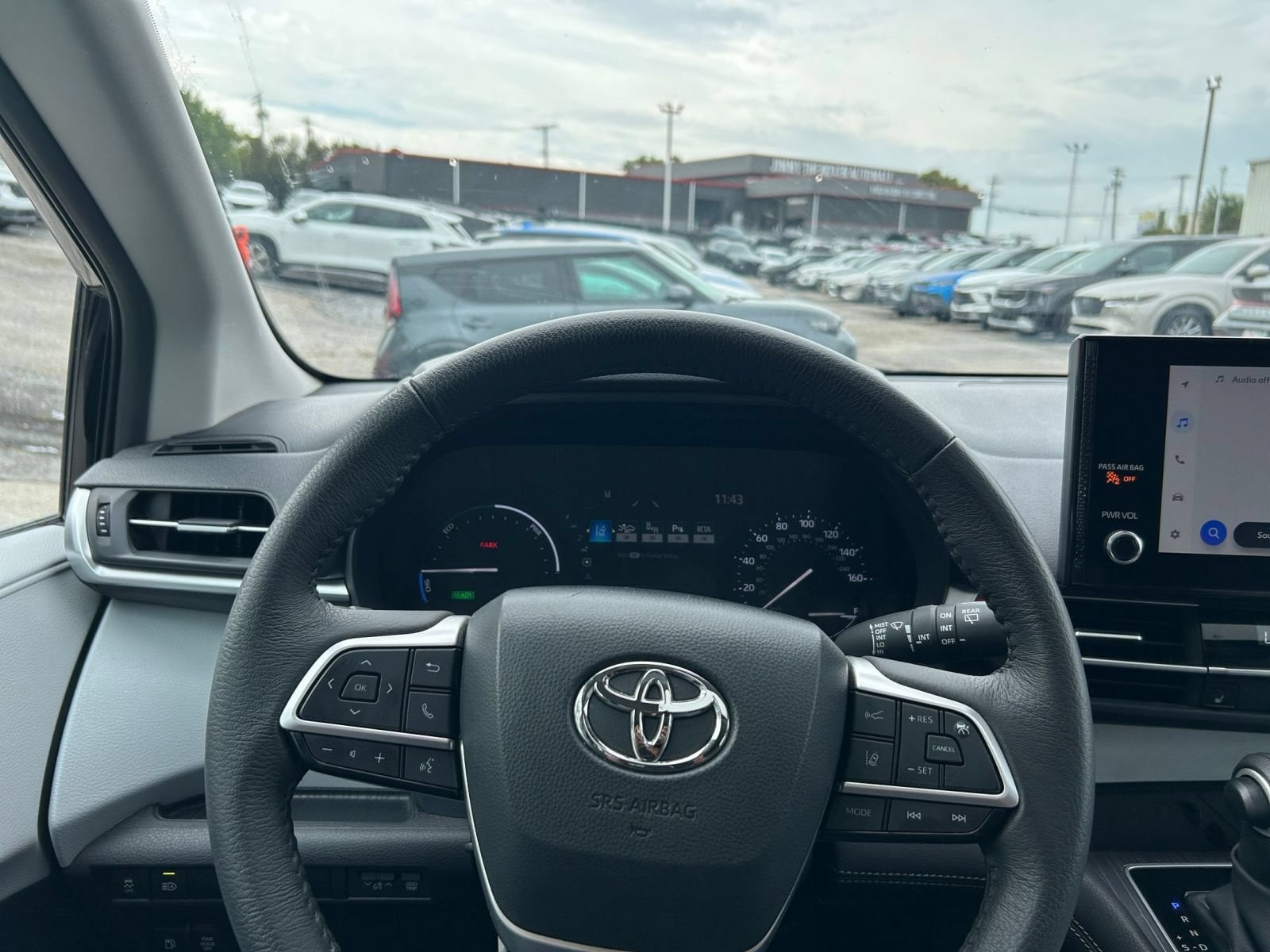 Thumbnail: 2025 Toyota Sienna - 31