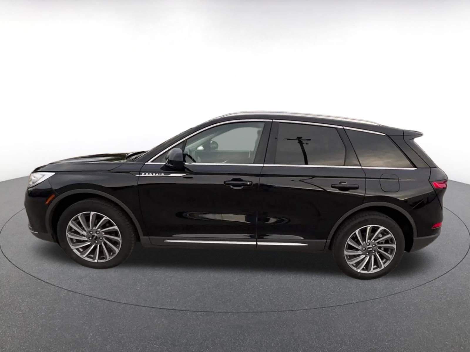 Thumbnail: 2024 Lincoln Corsair - 9