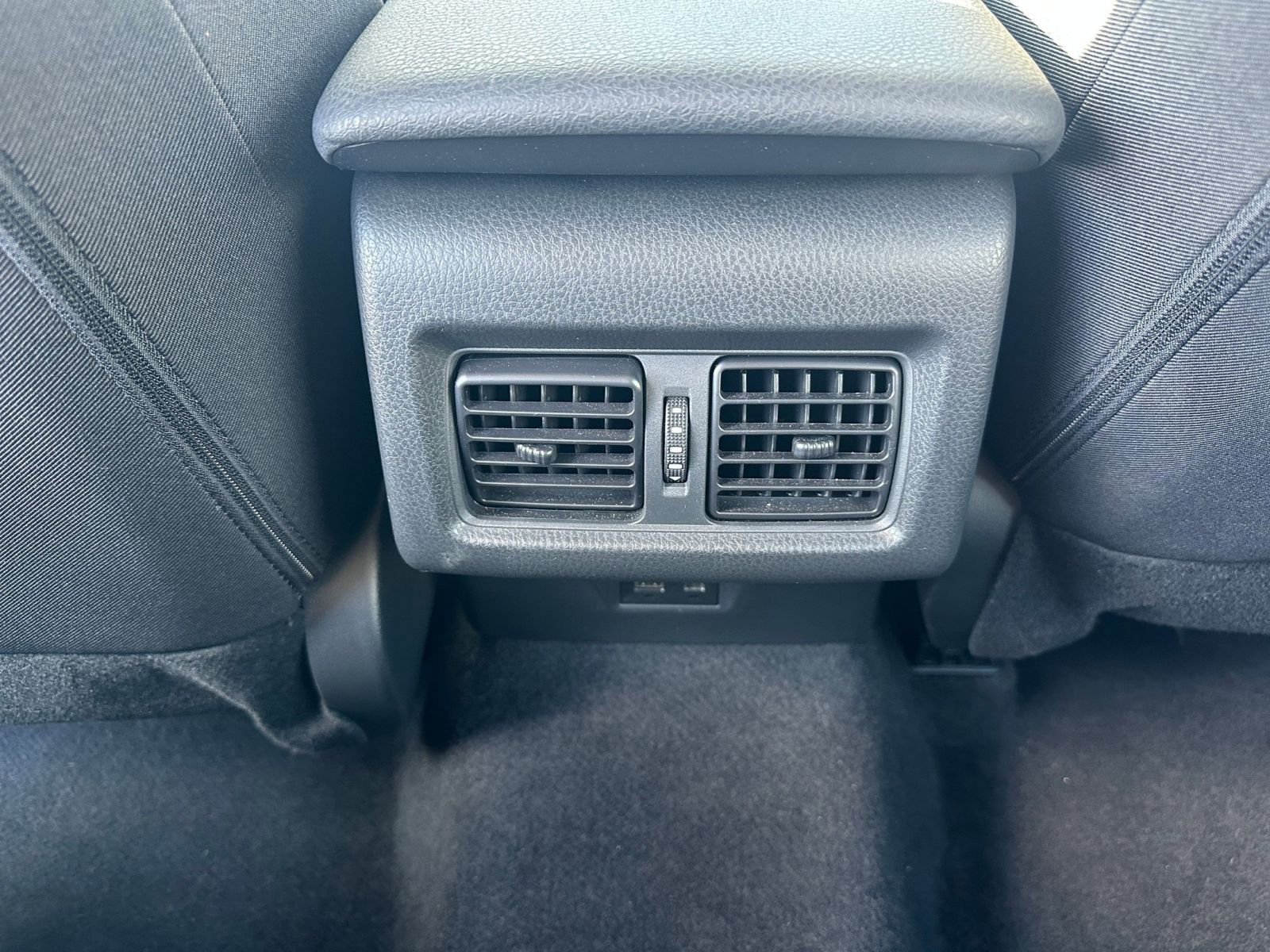 Thumbnail: 2025 Toyota Camry - 23