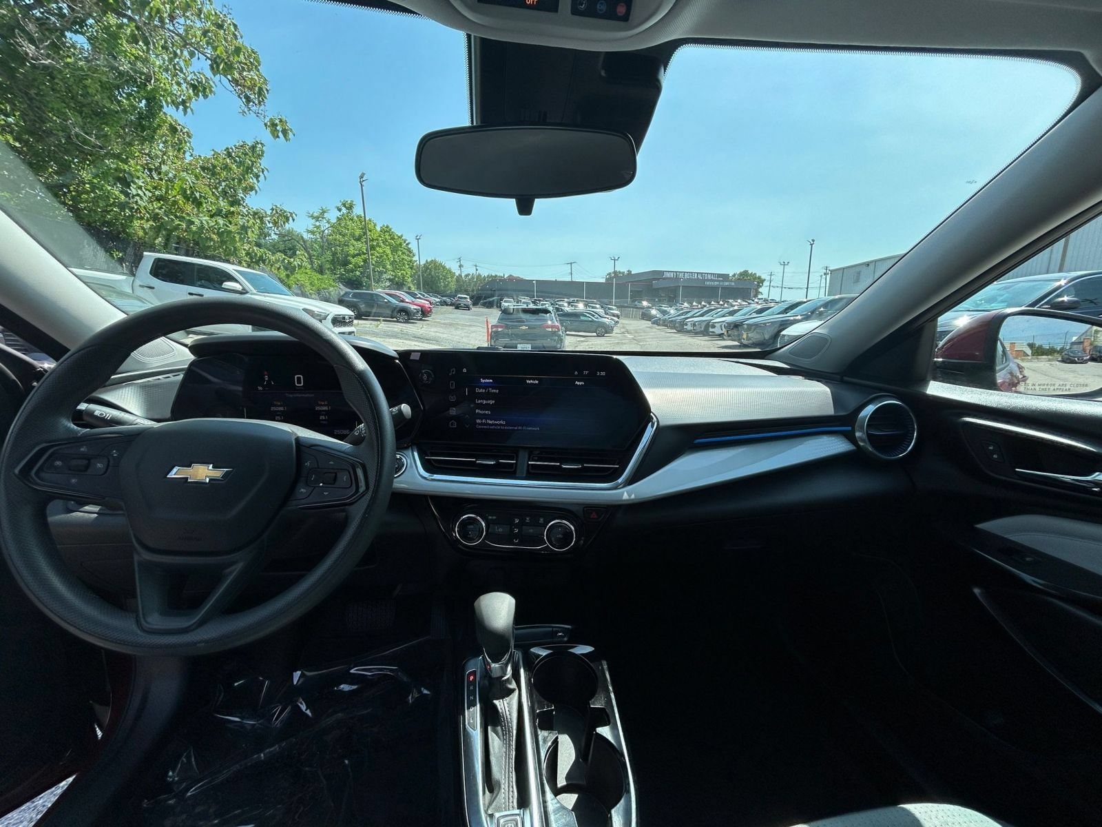 Thumbnail: 2025 Chevrolet Trax - 28