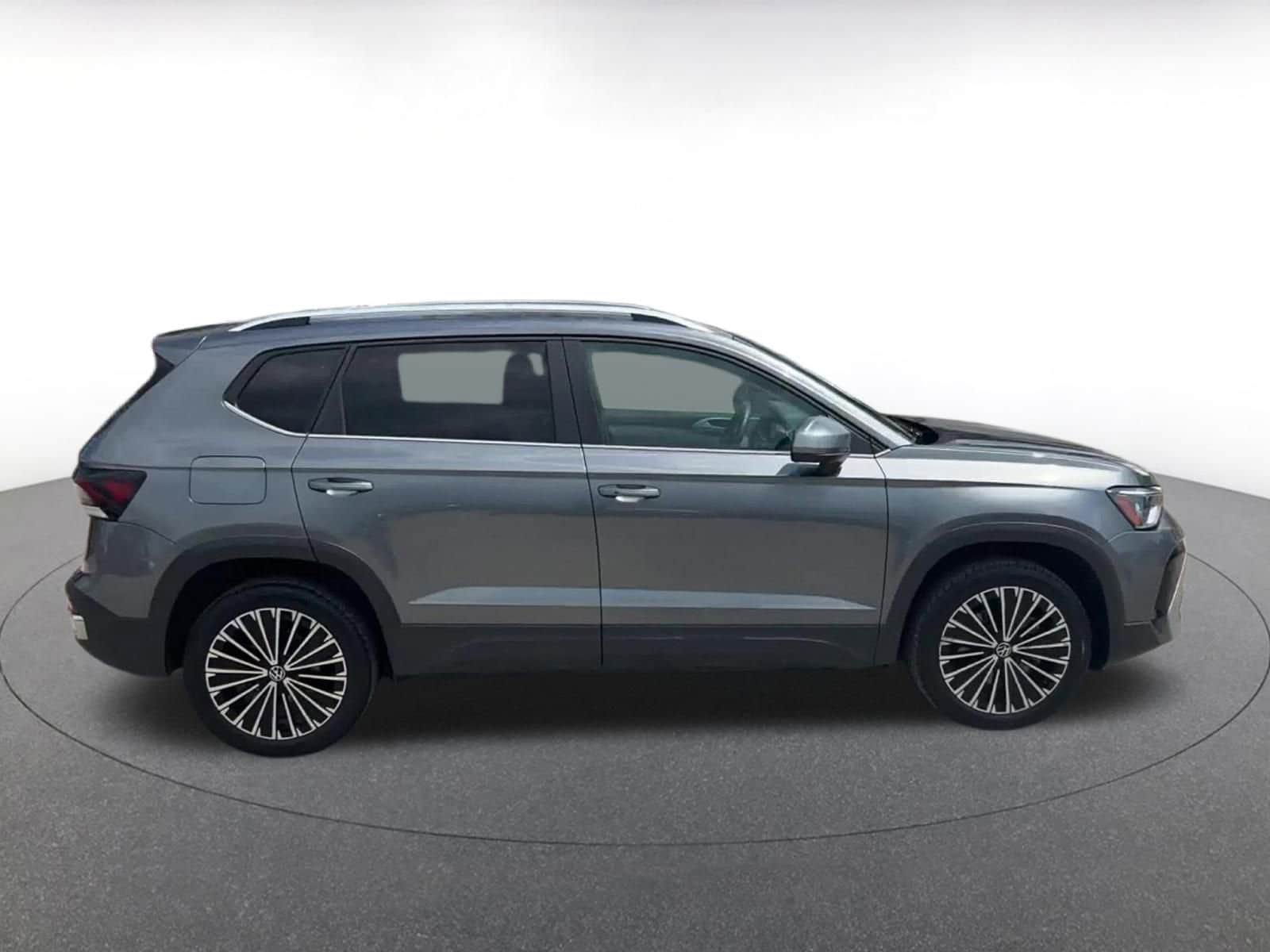 Thumbnail: 2025 Volkswagen Taos - 16