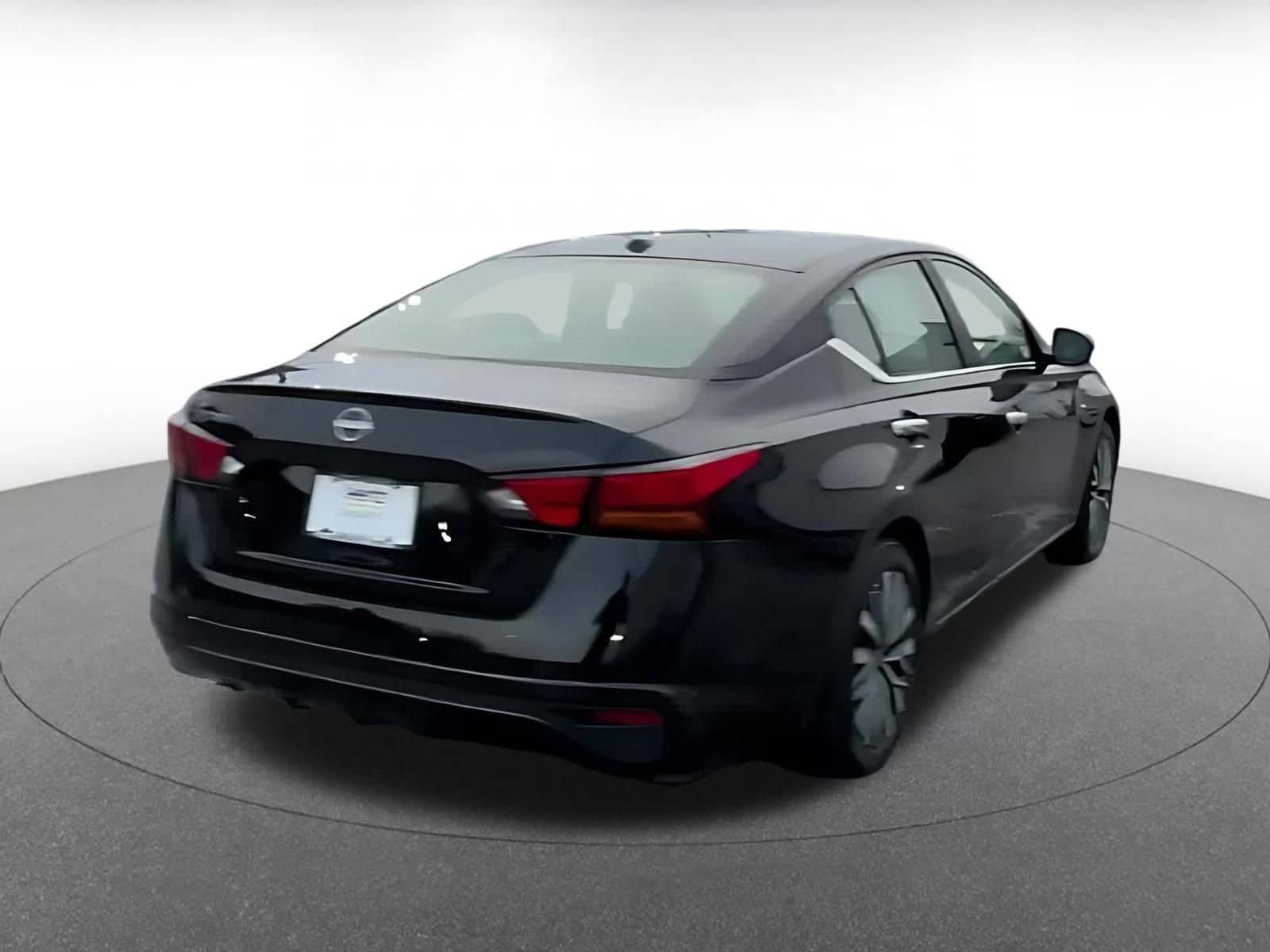 Thumbnail: 2025 Nissan Altima - 12