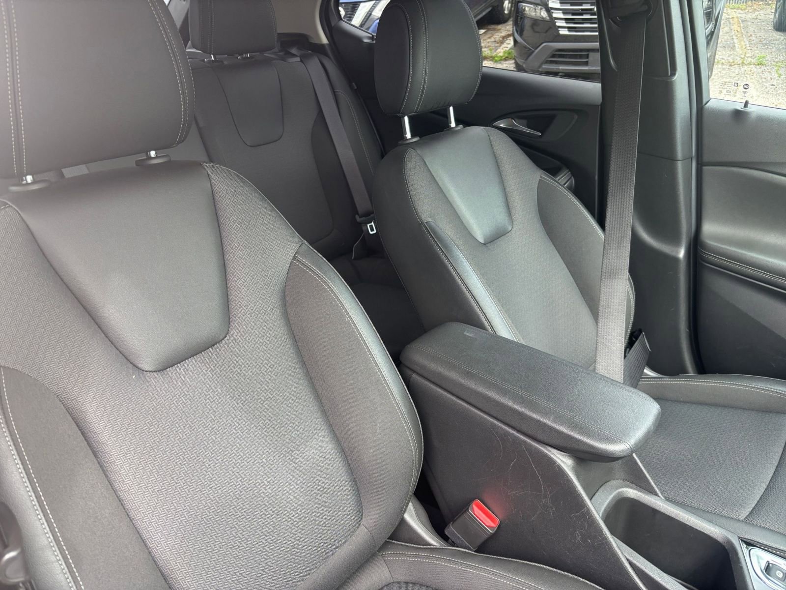 Thumbnail: 2025 Buick Encore GX - 31
