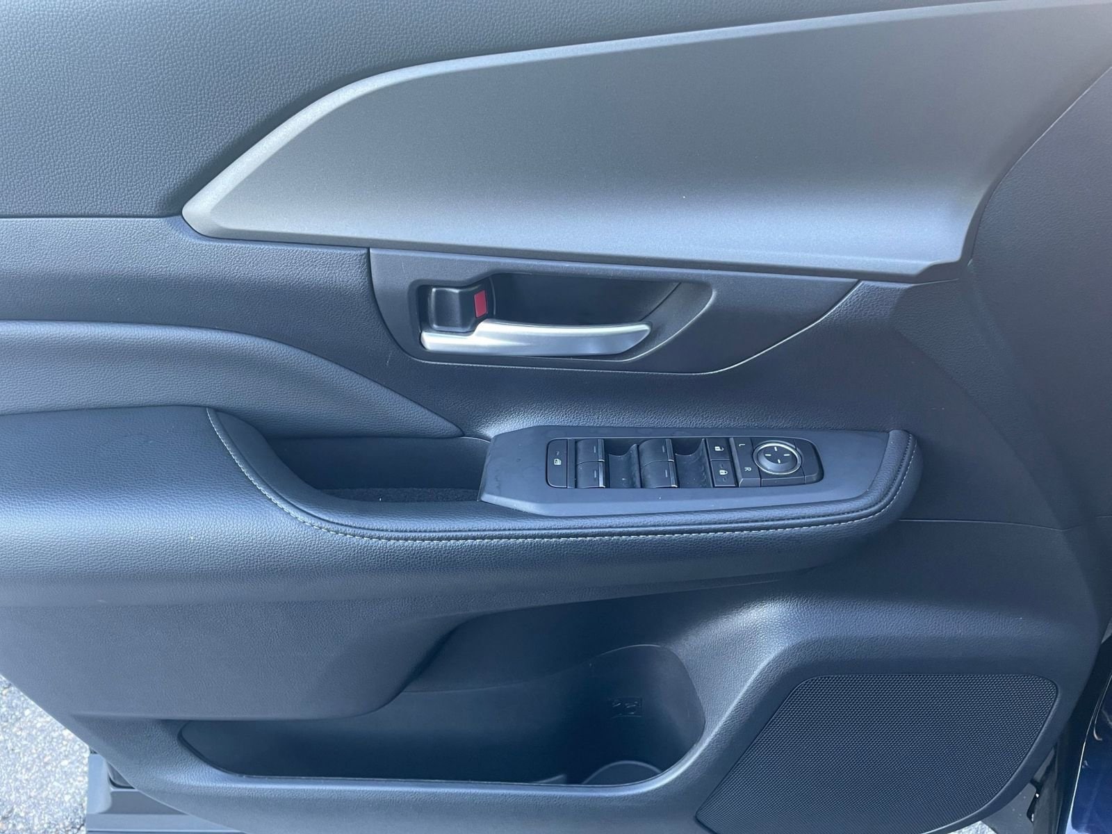 Thumbnail: 2025 Toyota Grand Highlander - 21