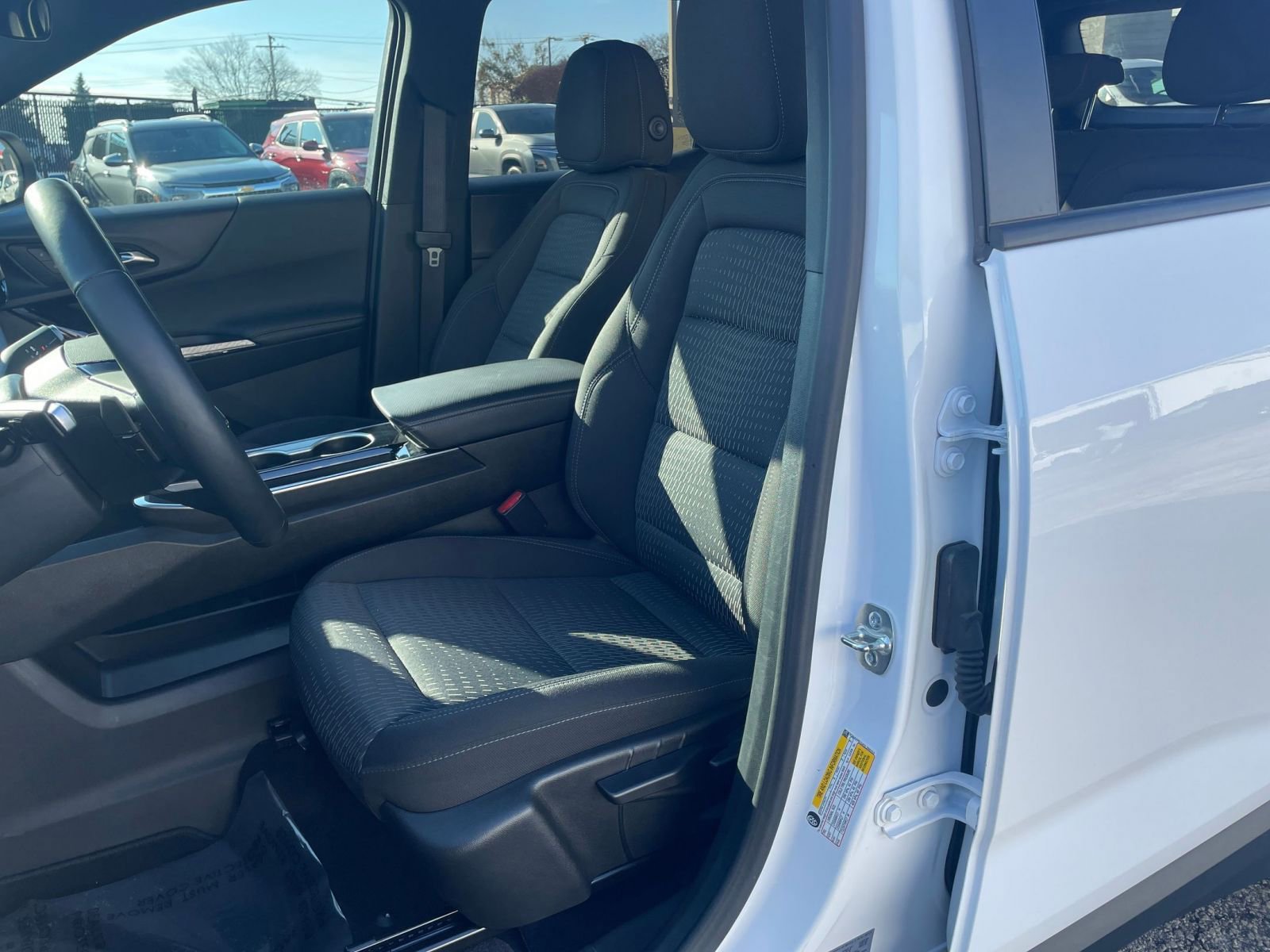 Thumbnail: 2025 Chevrolet Equinox - 25