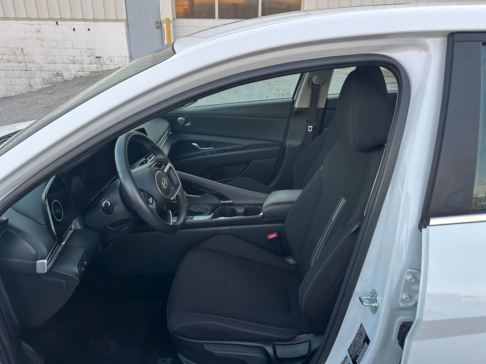 Thumbnail: 2025 Hyundai Elantra - 24