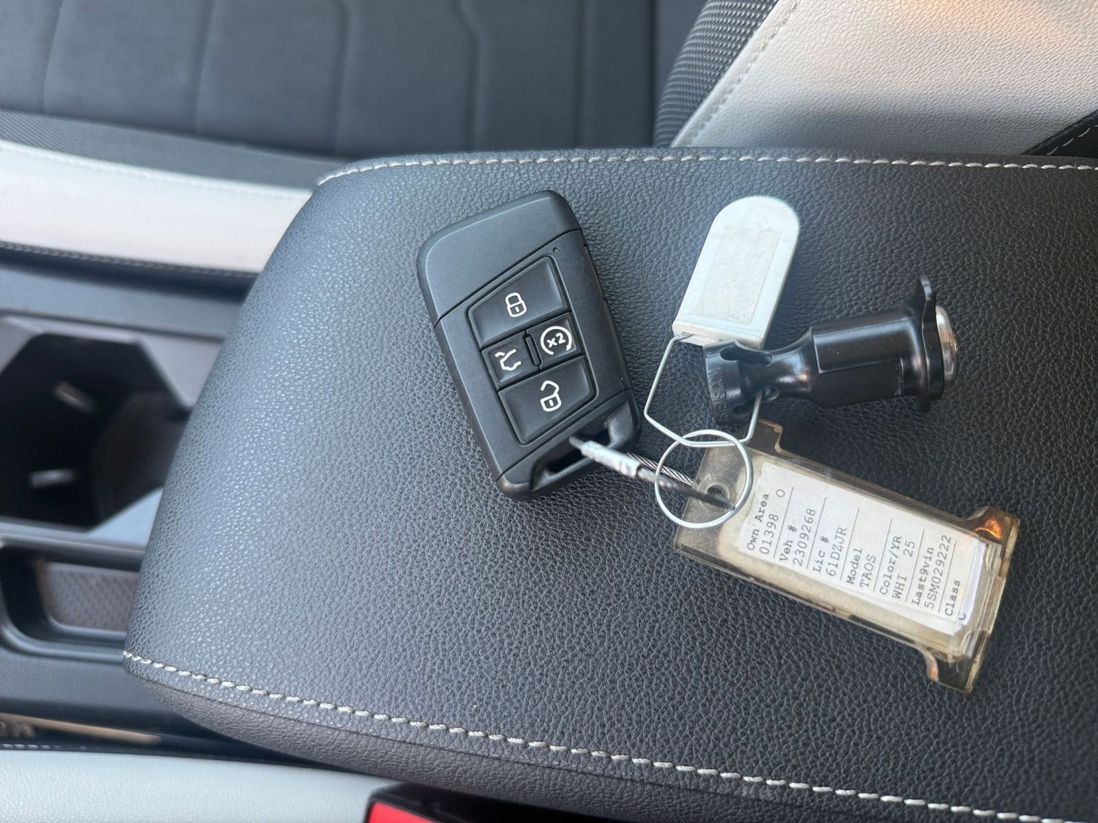 Thumbnail: 2025 Volkswagen Taos - 21