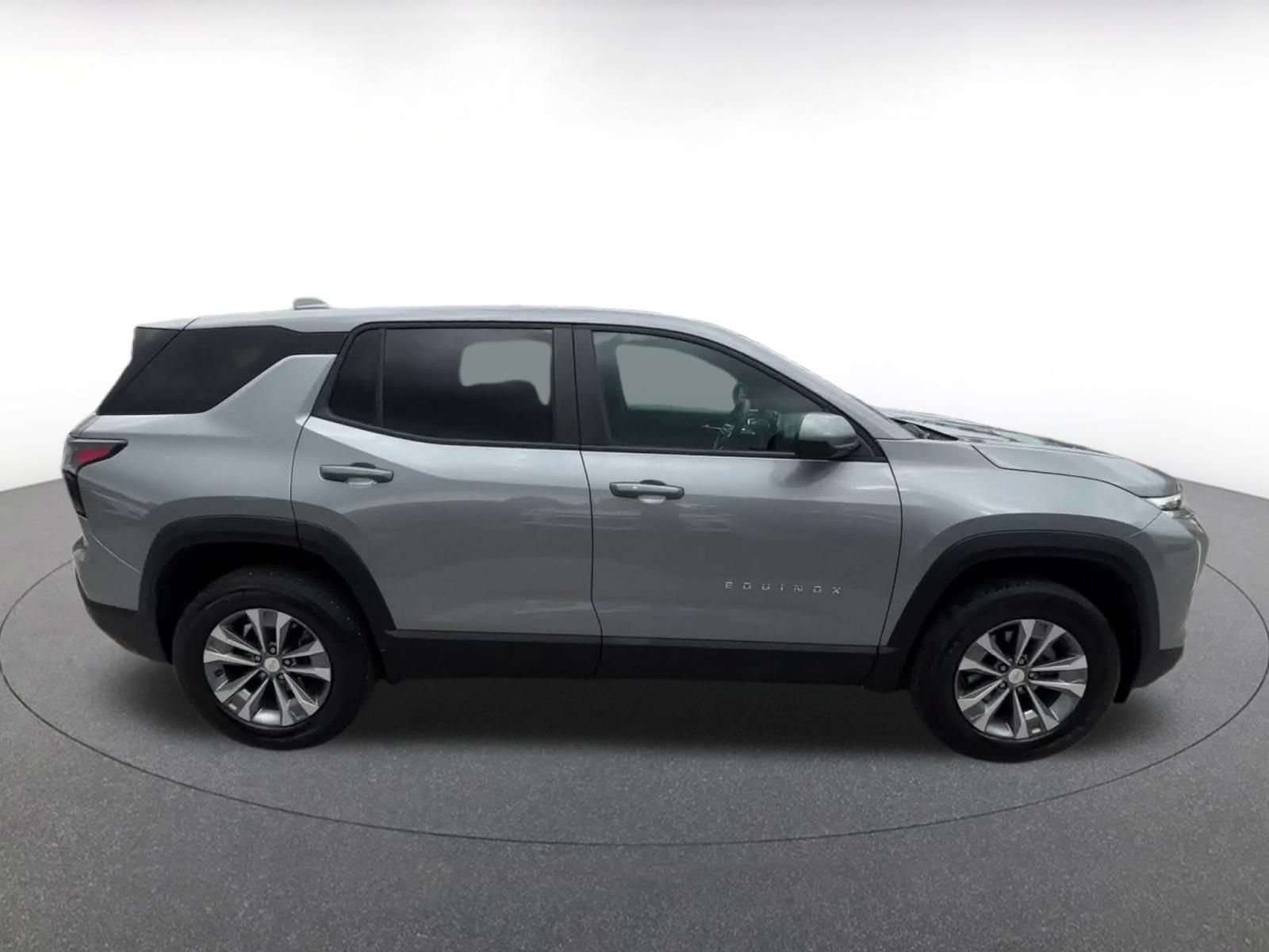 Thumbnail: 2025 Chevrolet Equinox - 16