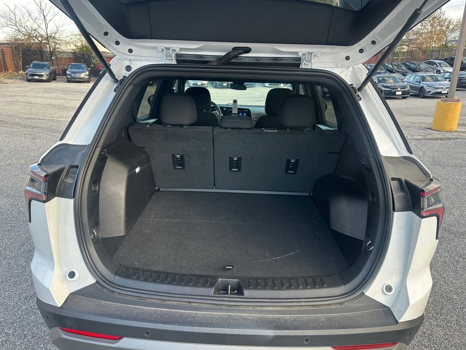 Thumbnail: 2025 Chevrolet Equinox - 30