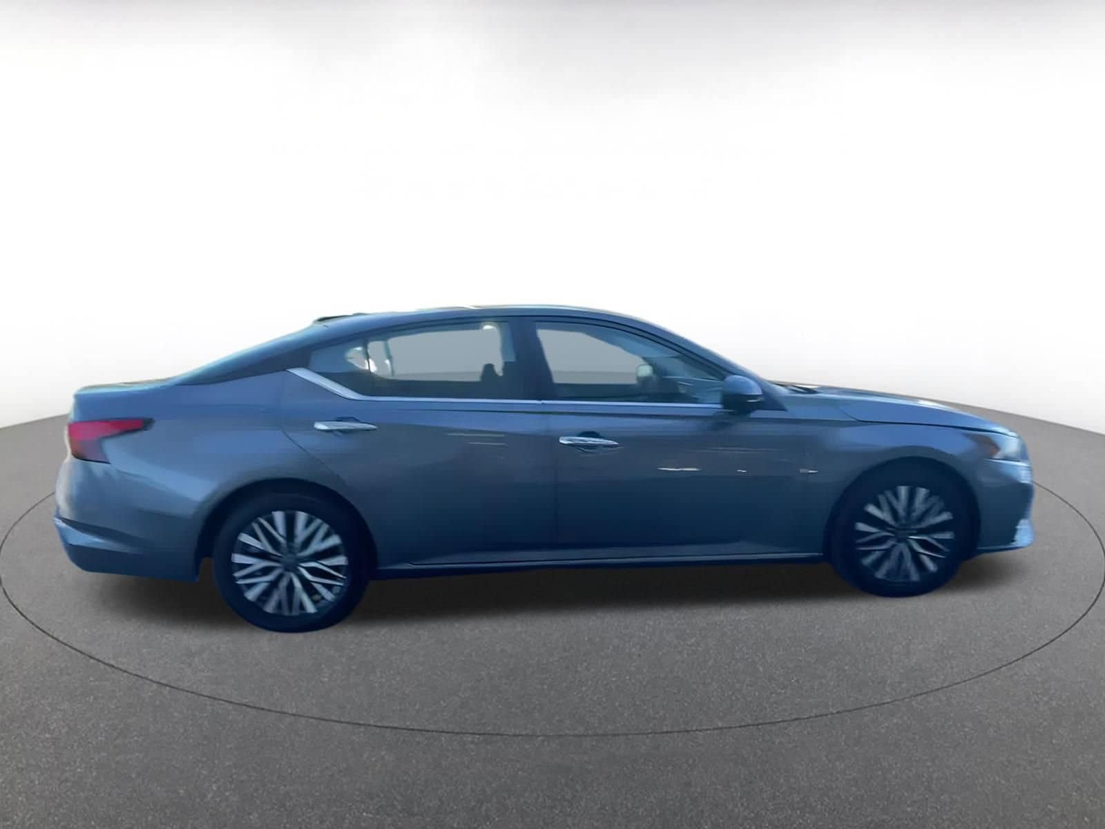 Thumbnail: 2023 Nissan Altima - 16