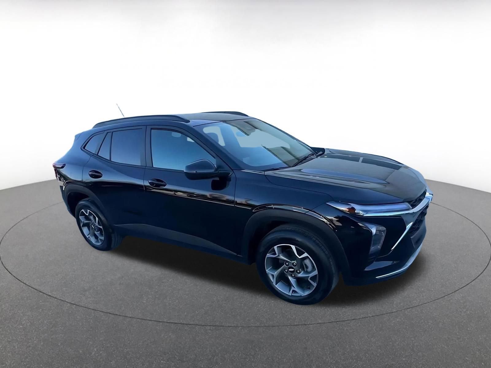 Thumbnail: 2025 Chevrolet Trax - 2